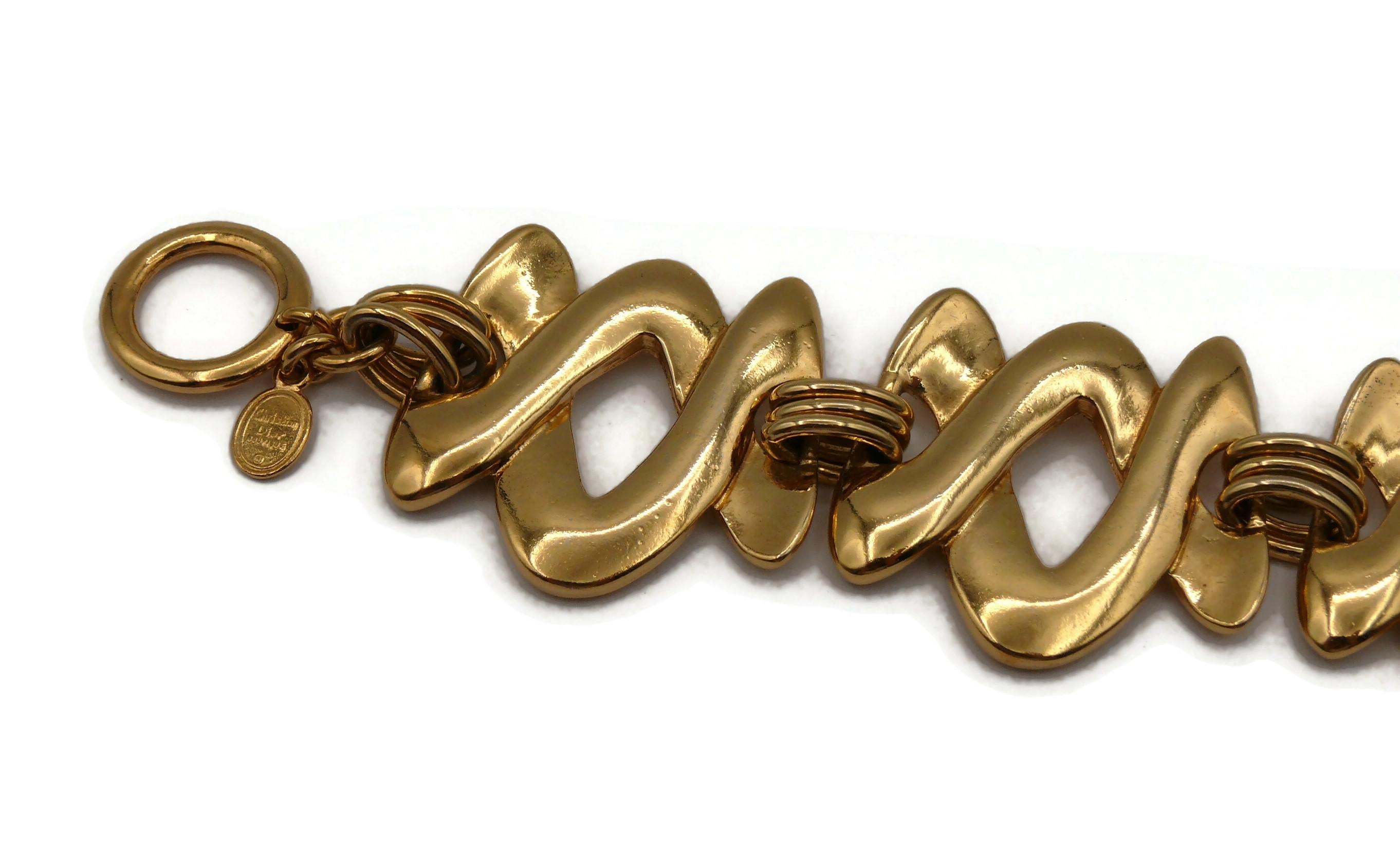 CHRISTIAN DIOR Boutique Vintage Gold Tone Wavy Link Necklace For Sale 1