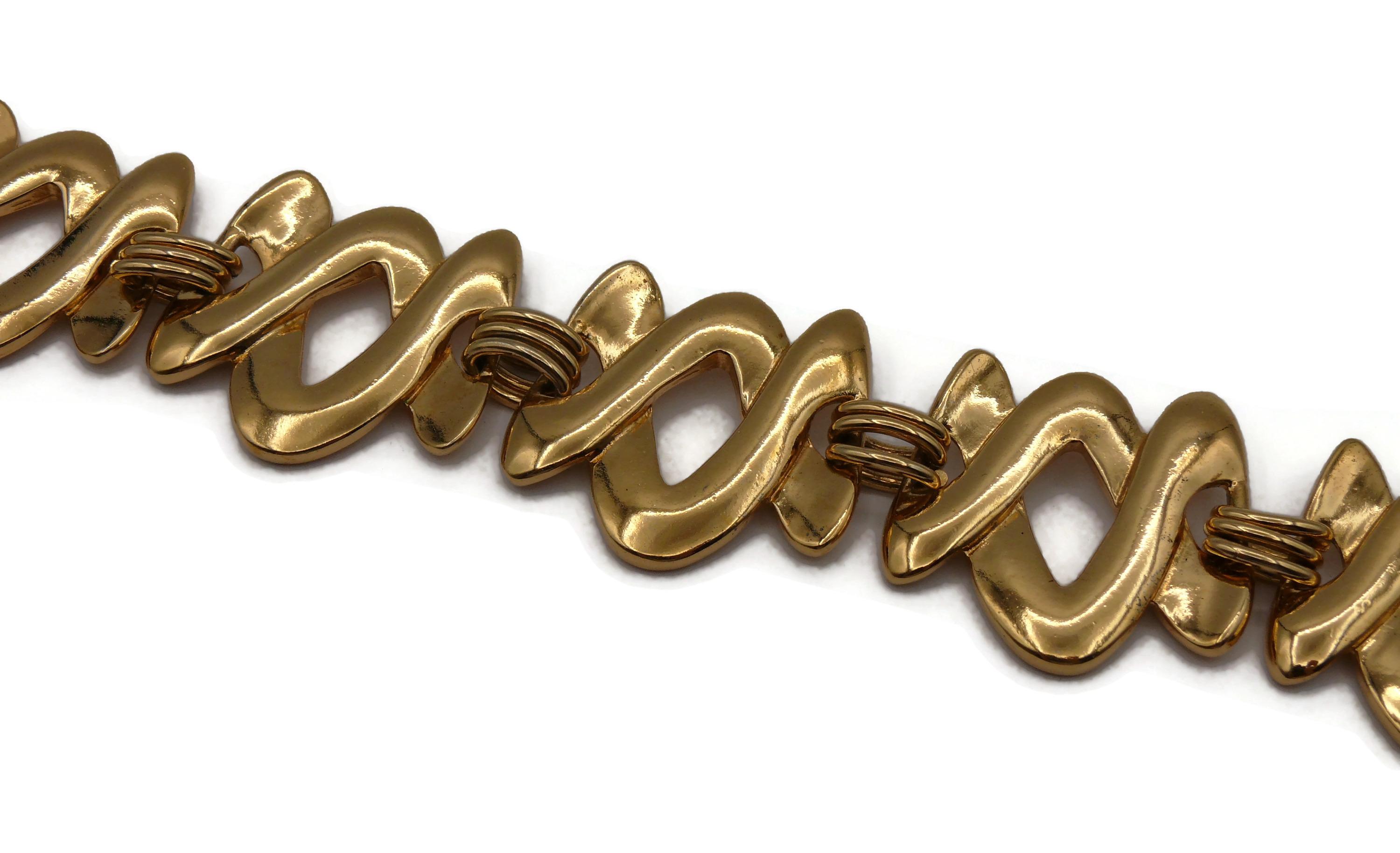 CHRISTIAN DIOR Boutique Vintage Gold Tone Wavy Link Necklace For Sale 2