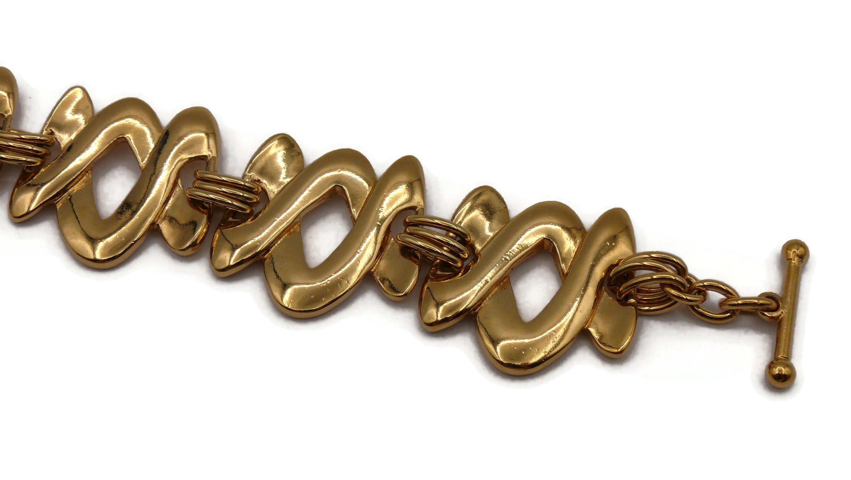 CHRISTIAN DIOR Boutique Vintage Gold Tone Wavy Link Necklace For Sale 4