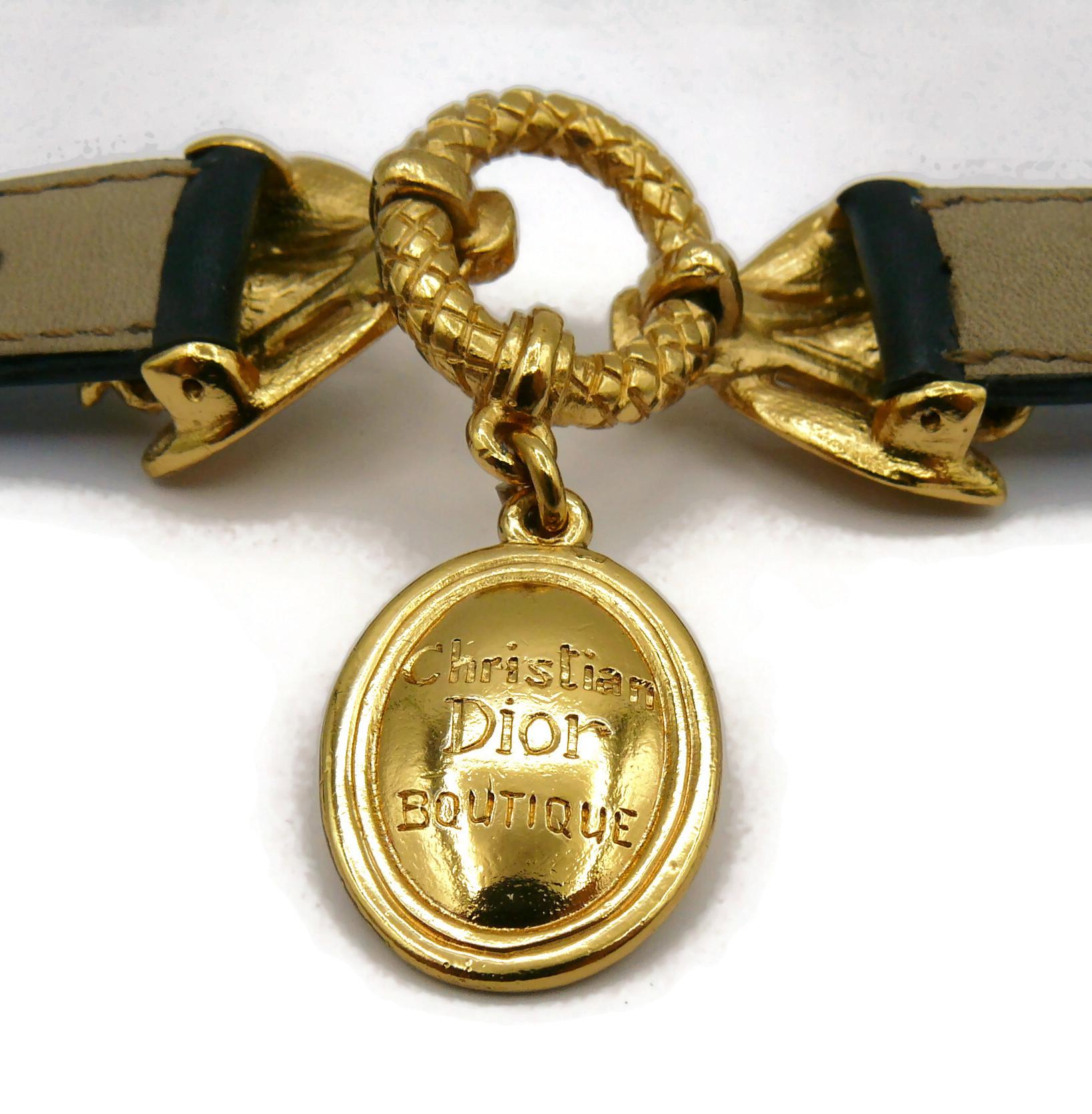 CHRISTIAN DIOR Boutique Bracelet vintage en cuir d'abeille orné de bijoux en vente 7
