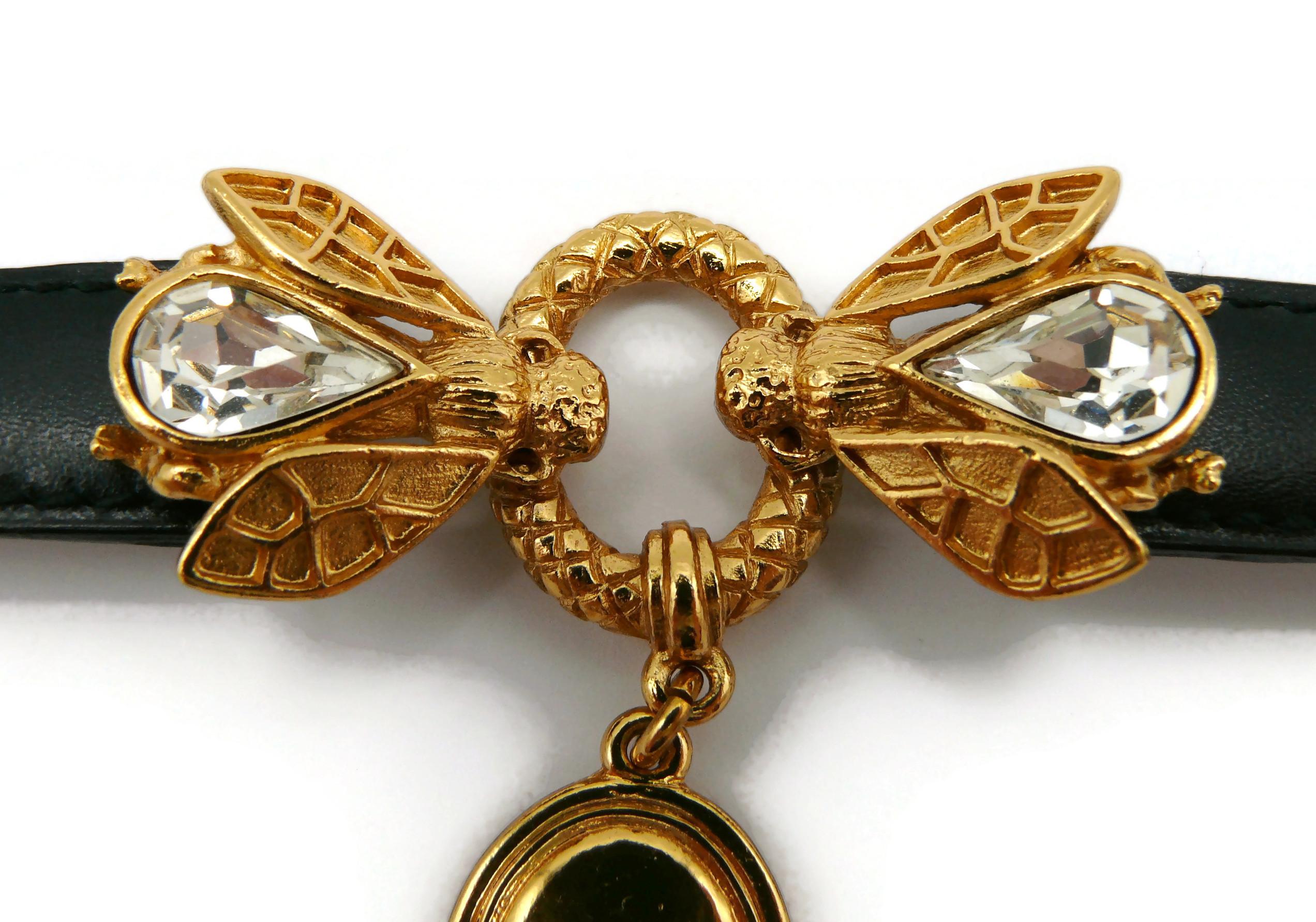 CHRISTIAN DIOR Boutique Bracelet vintage en cuir d'abeille orné de bijoux en vente 5