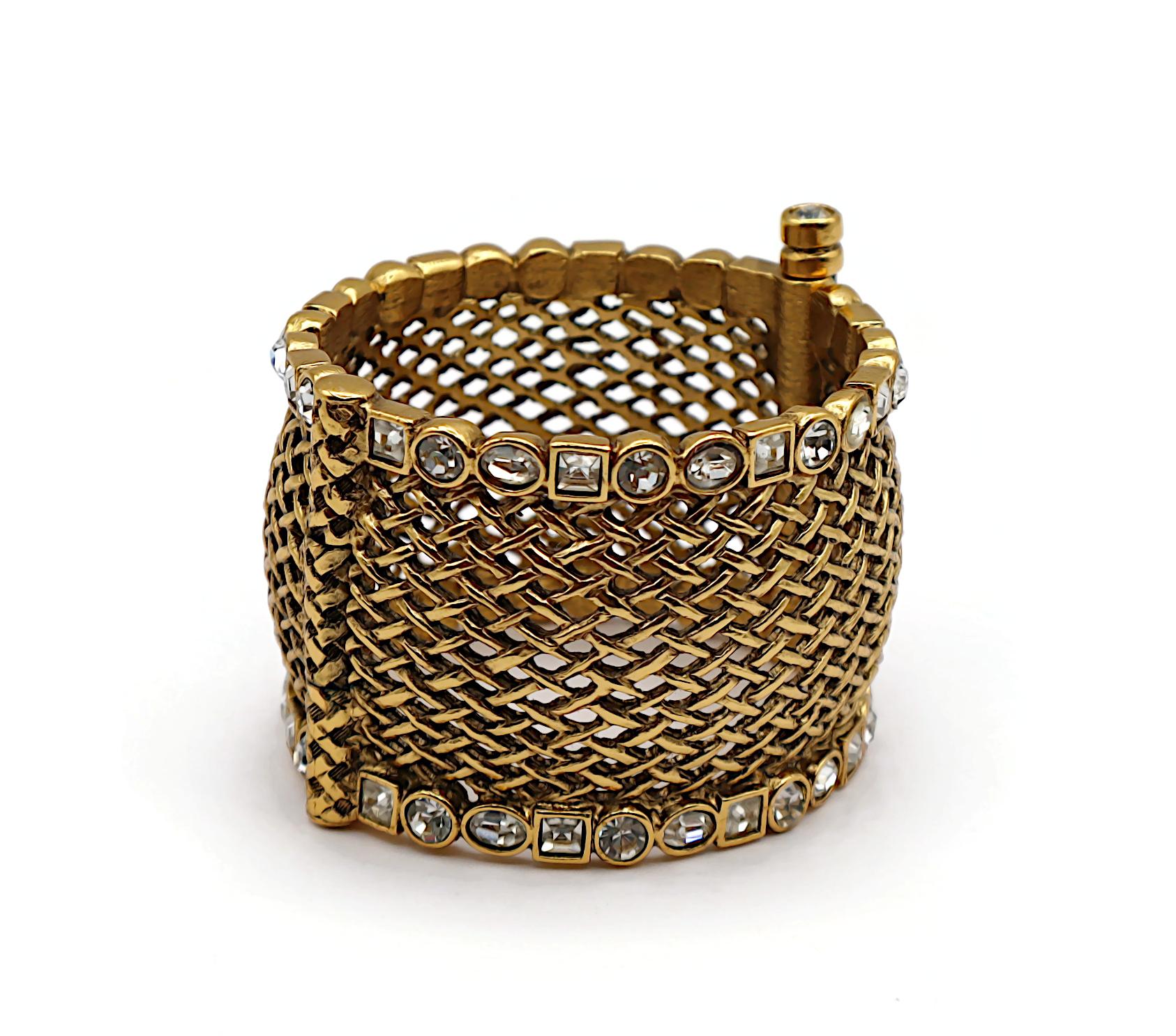 Donna CHRISTIAN DIOR Boutique Bracciale Jewell d'epoca in tonalità oro a reticolo in vendita