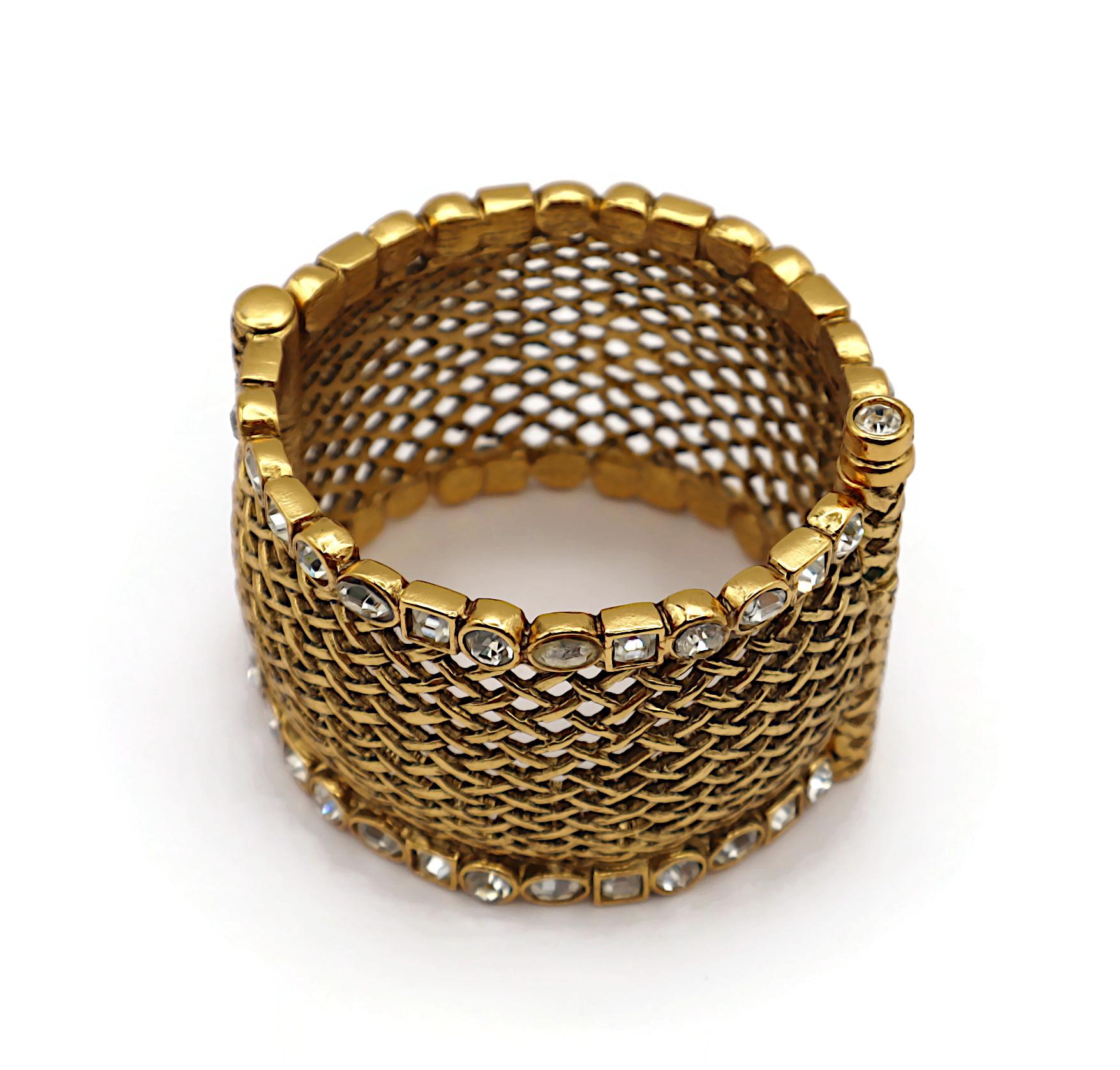CHRISTIAN DIOR Boutique Bracciale Jewell d'epoca in tonalità oro a reticolo in vendita 3