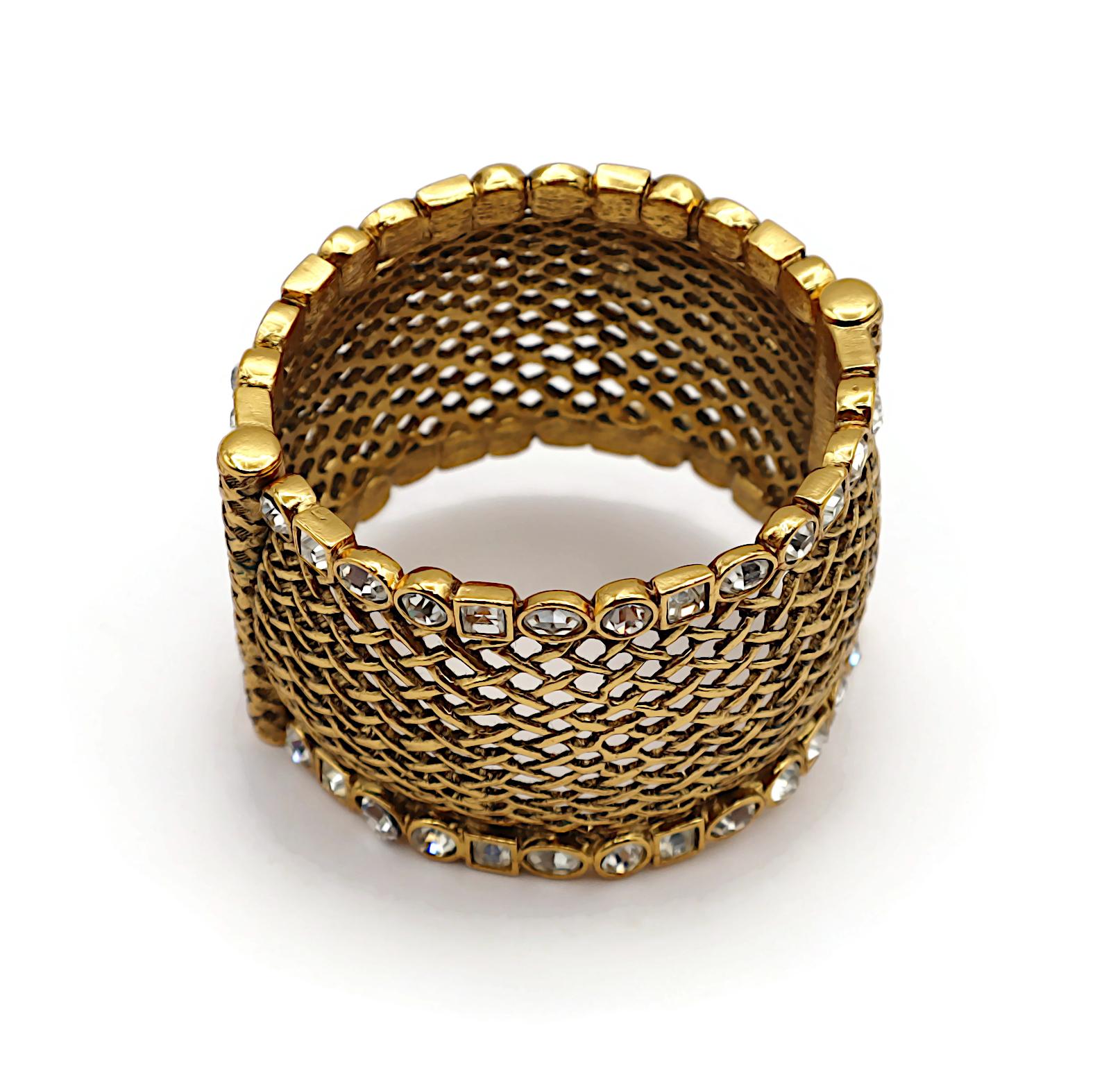 CHRISTIAN DIOR Boutique Bracciale Jewell d'epoca in tonalità oro a reticolo in vendita 4