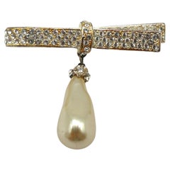 CHRISTIAN DIOR Boutique Vintage-Brosche mit Juwelenbandschleife