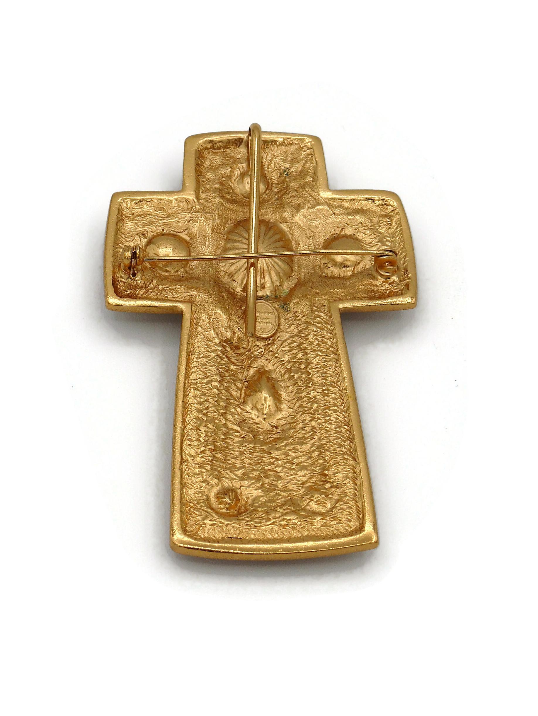 Christian Dior Boutique Vintage Massive Jewelled Cross Brooch Pendant For Sale 4