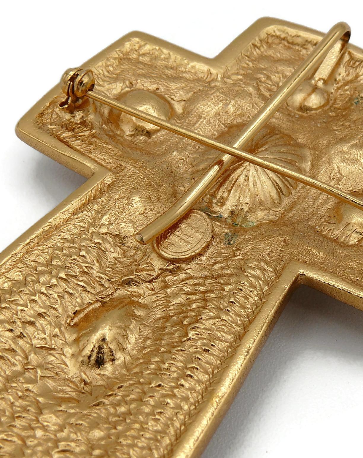 Christian Dior Boutique Vintage Massive Jewelled Cross Brooch Pendant For Sale 5