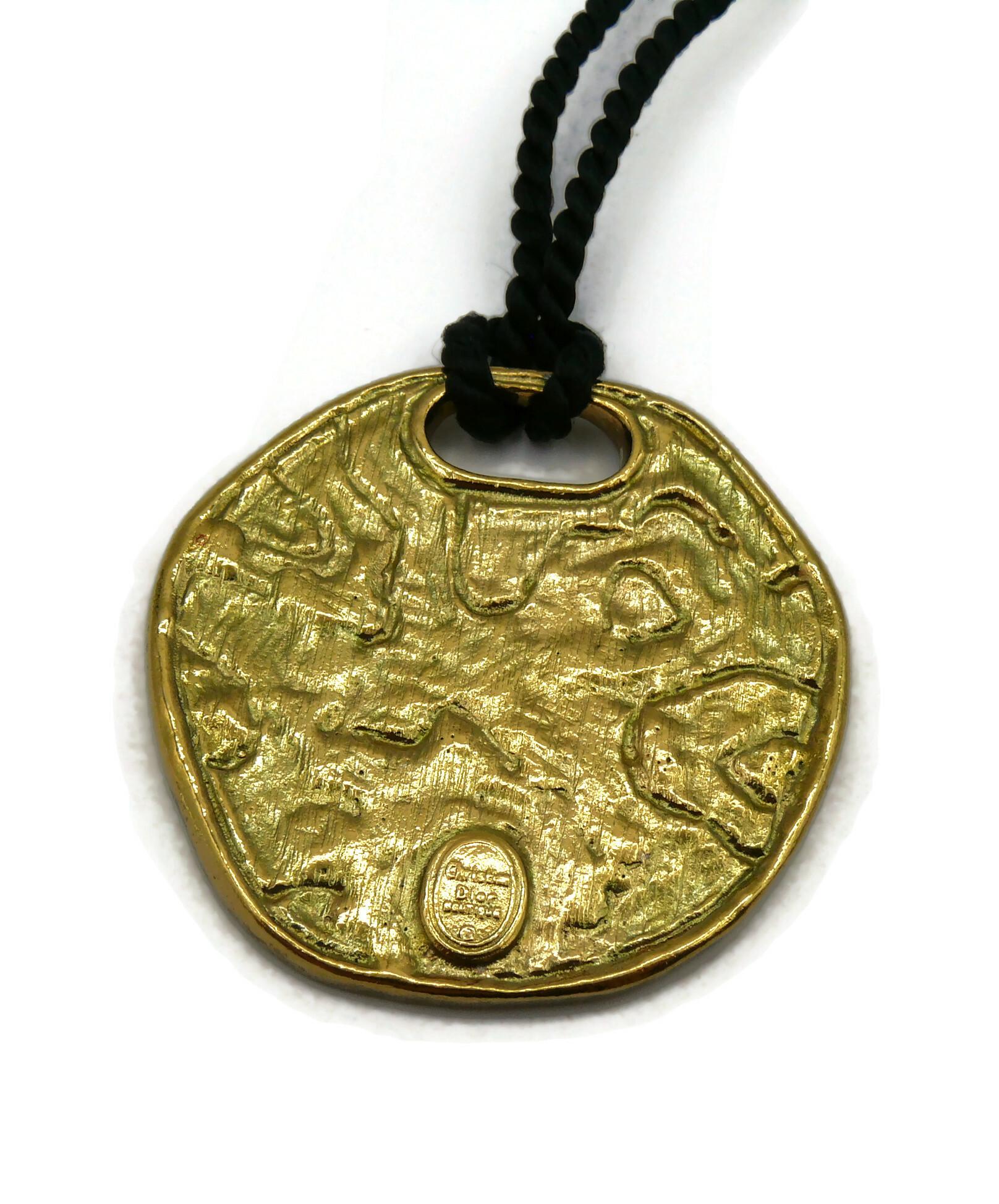 CHRISTIAN DIOR Boutique Vintage Medallion Pendant Necklace For Sale 10