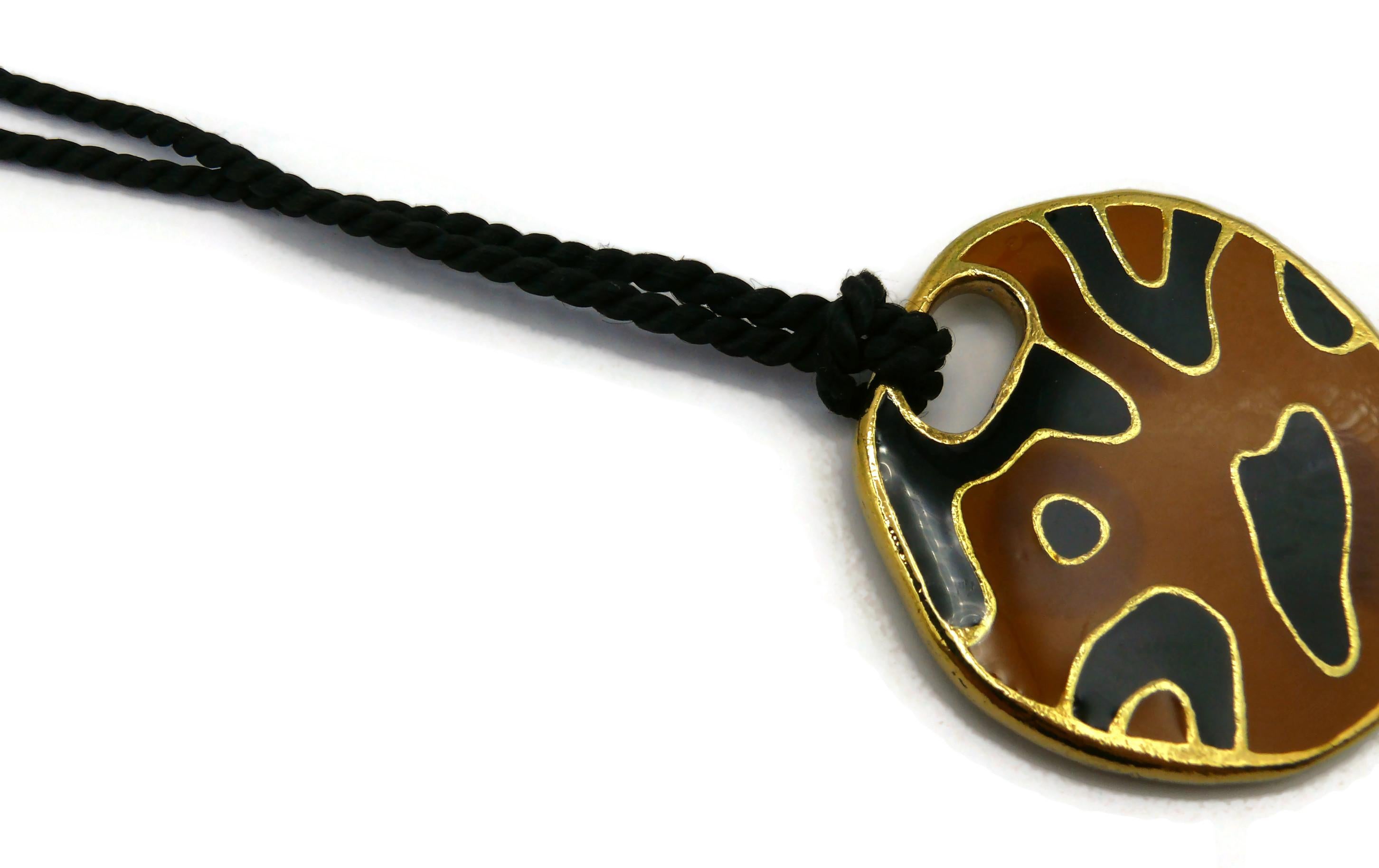 CHRISTIAN DIOR Boutique Vintage Medallion Pendant Necklace For Sale 2