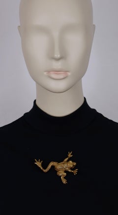 CHRISTIAN DIOR Boutique Vintage Textured Gold Tone Frog Brooch