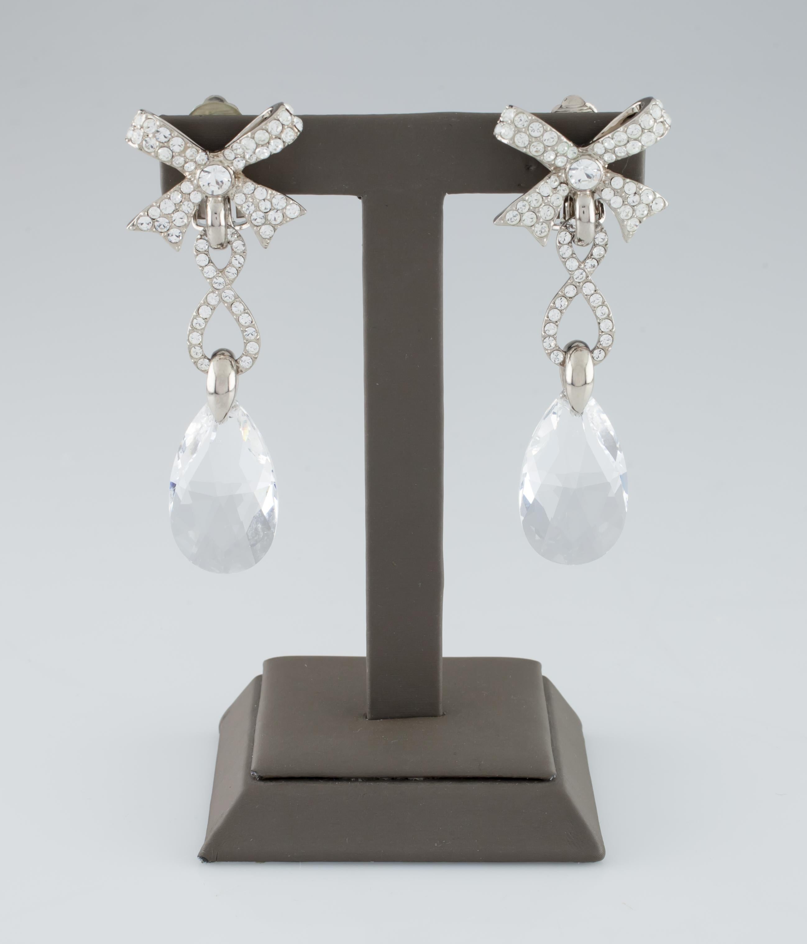 Modern Christian Dior Briolette Crystal Clip-On Bow Costume Dangle Earrings For Sale