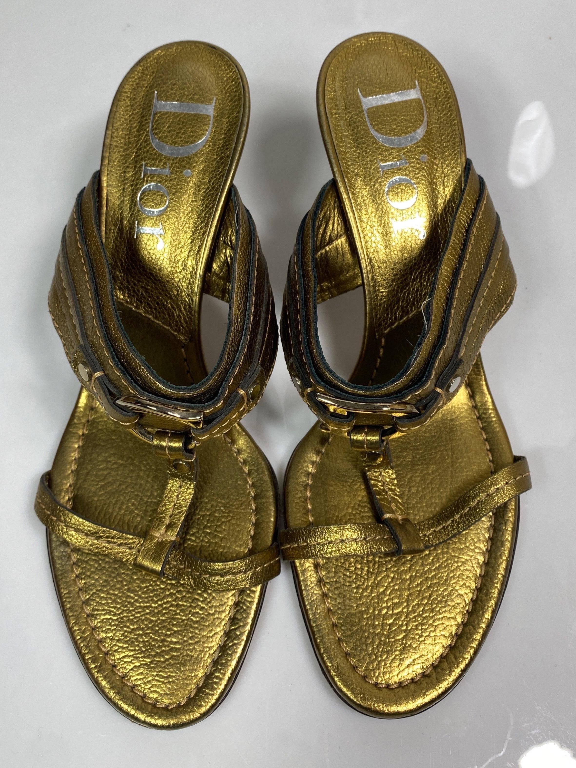Christian Dior Bronze Leather Sandal -Size 38 In Excellent Condition In West Palm Beach, FL