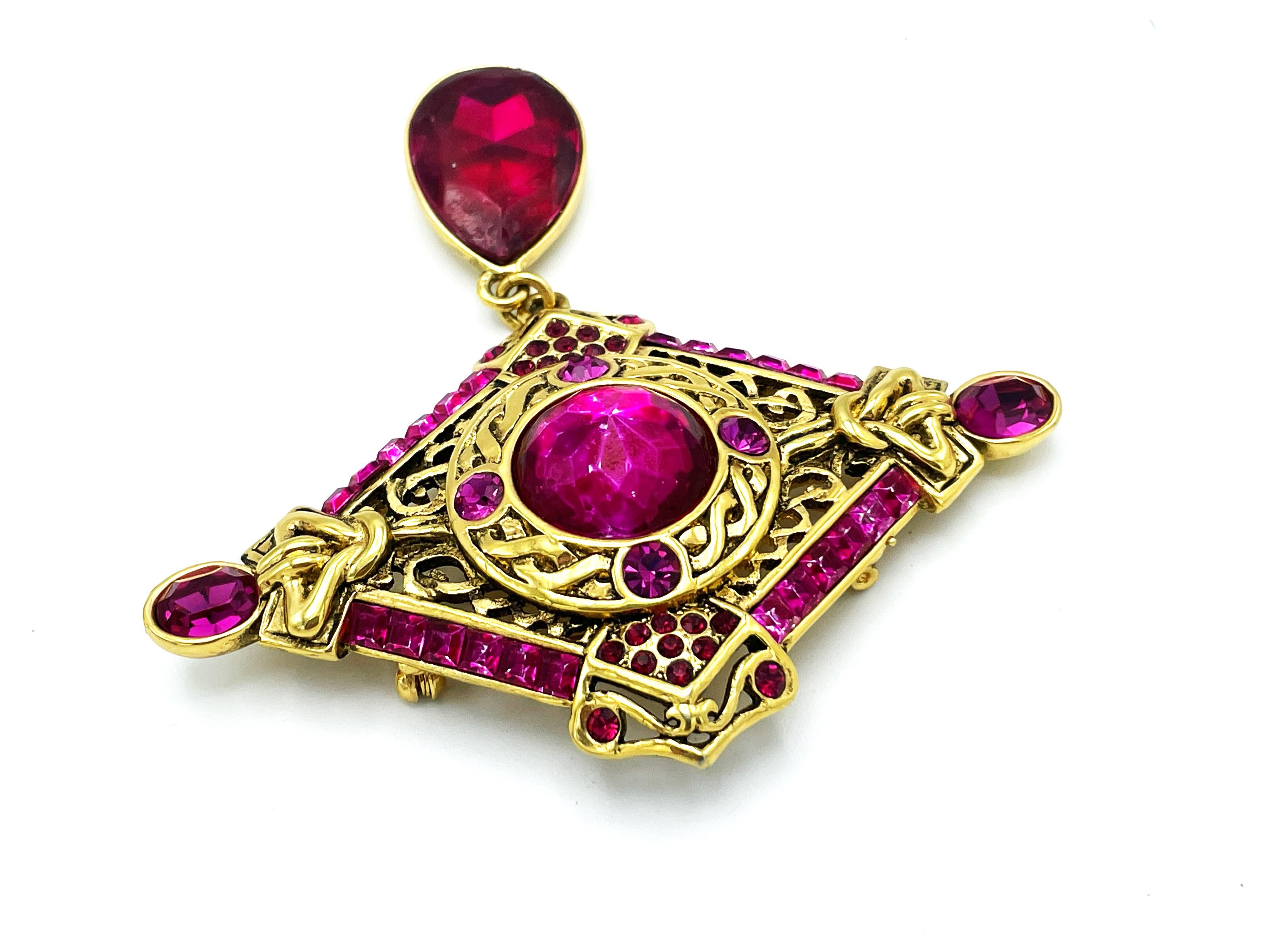 CHRISTIAN DIOR BROOCH gold-plated metal and pink colored  rhinestones , France In Good Condition For Sale In Stuttgart, DE