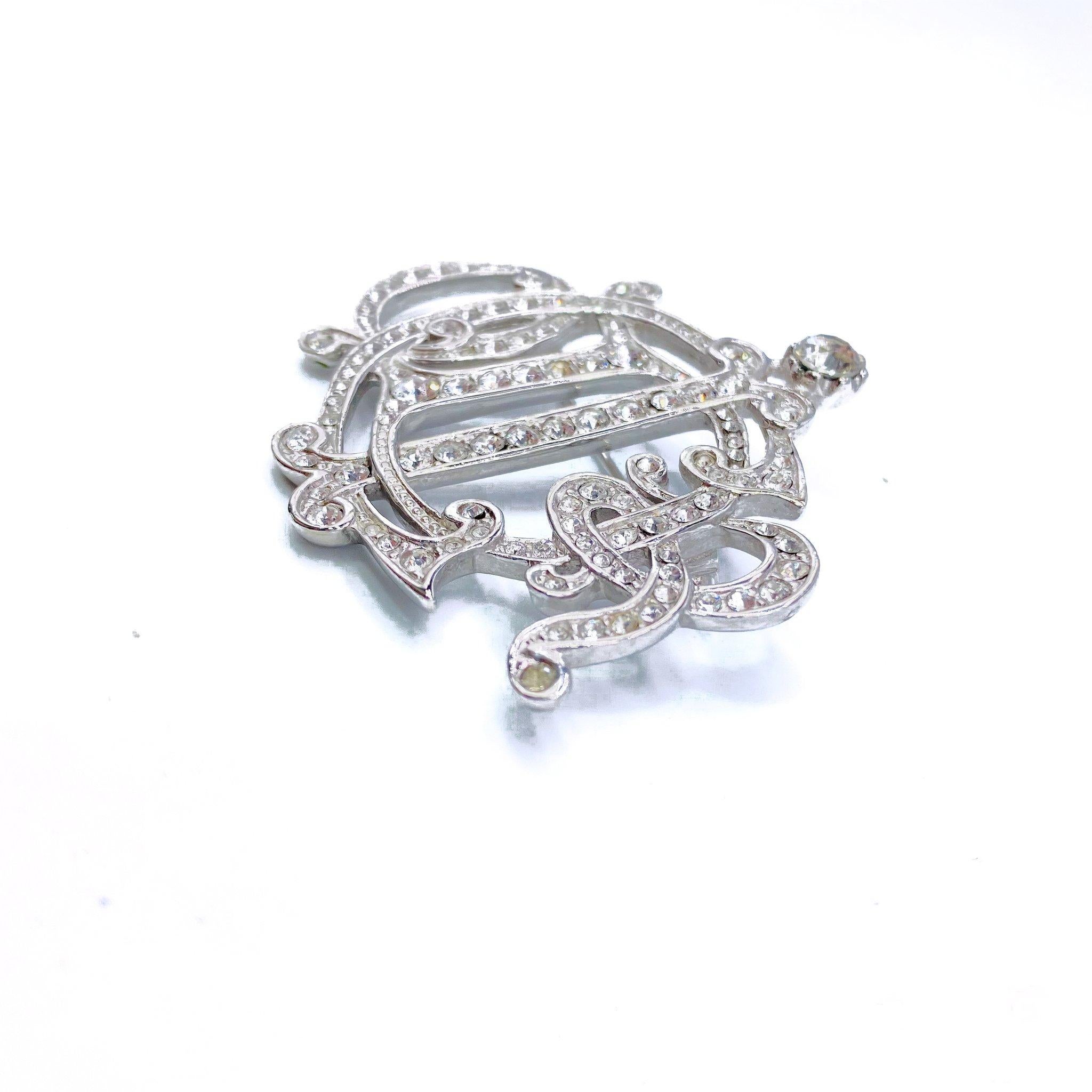 Dior 1980s Vintage Brooch
An iconic knock-out piece from one of the world's most in demand fashion houses
Add to your favourite jackets, blazers and coats for instant Dior glamour

Detail
-Made in Germany in the 1980s
-Crafted from rhodium plated