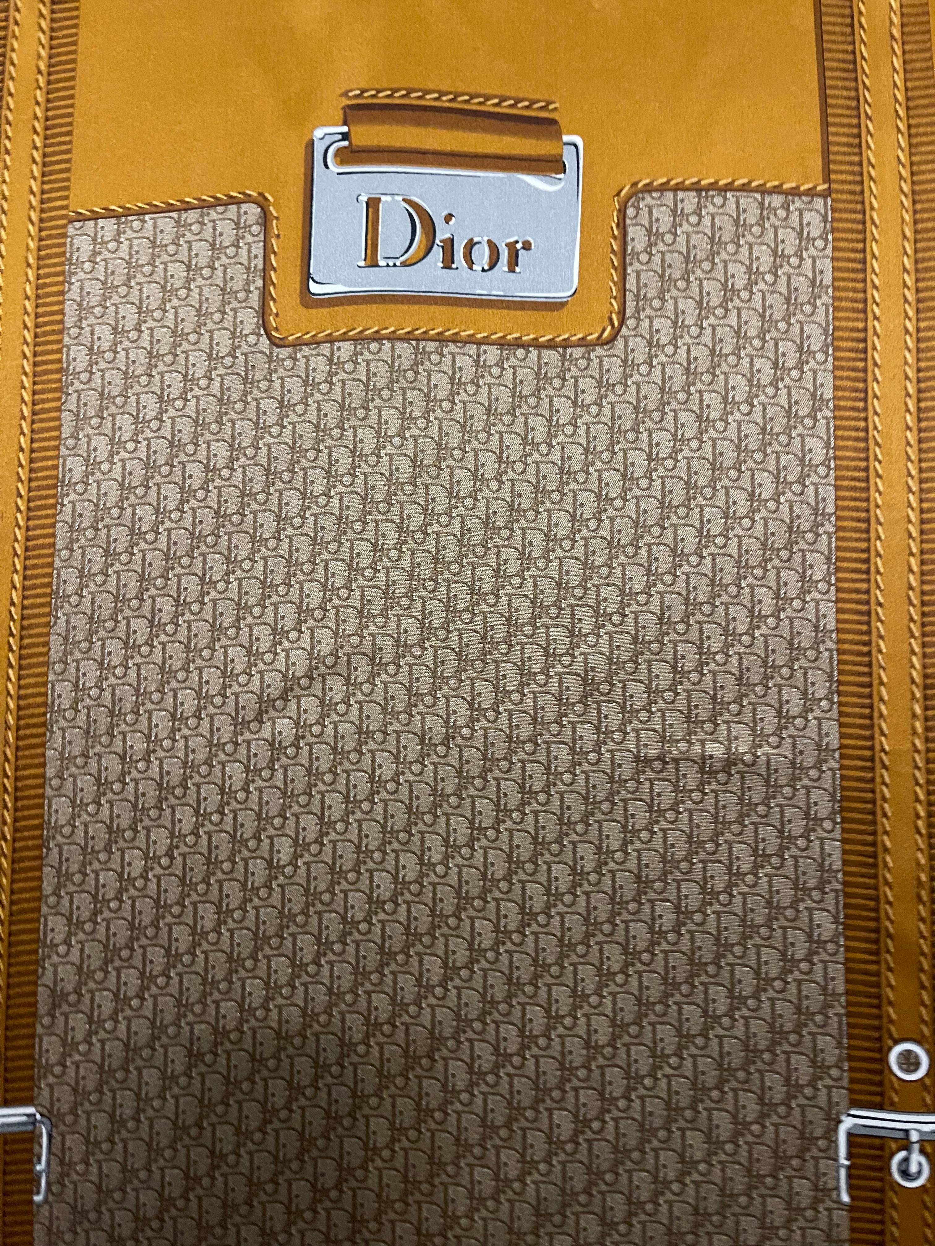 Marron Foulard en soie marron et monogramme de Christian Dior en vente