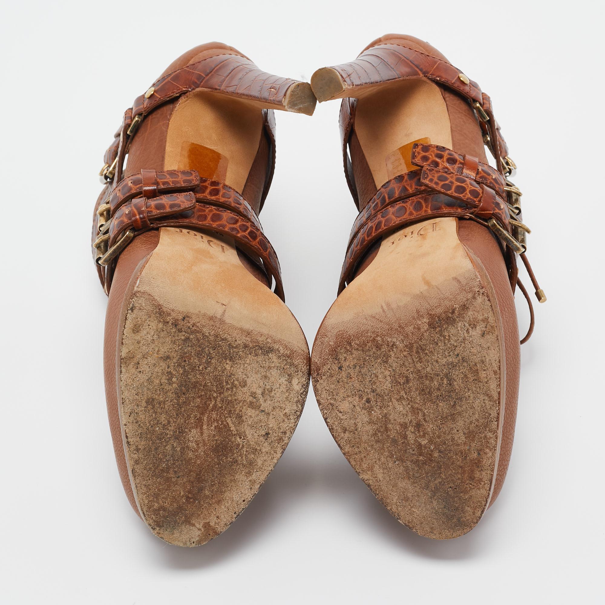 Christian Dior Brown Croc Embossed and Leather Lace Up Boots Size 35 In Good Condition In Dubai, Al Qouz 2