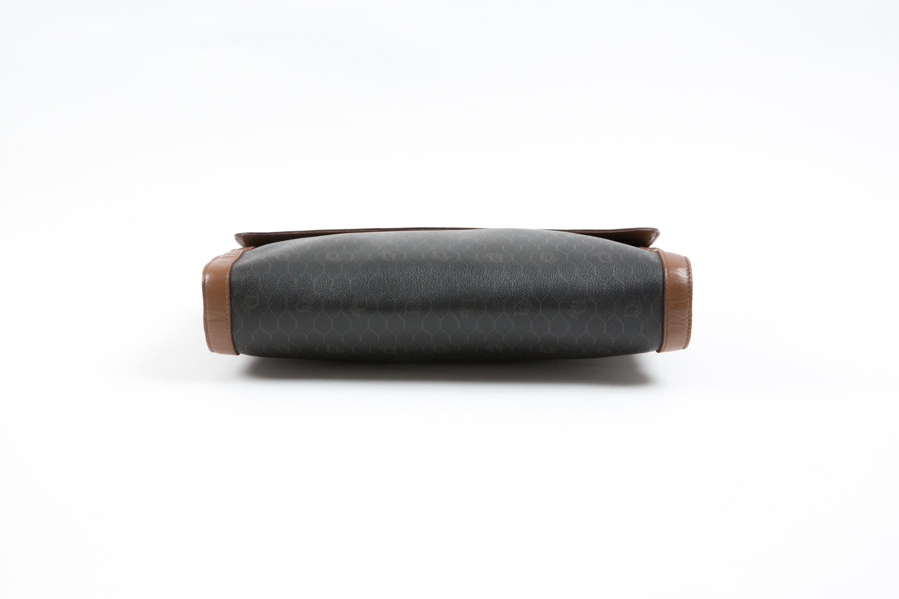 Christian Dior Brown Large Clutch In Good Condition For Sale In Paris, FR