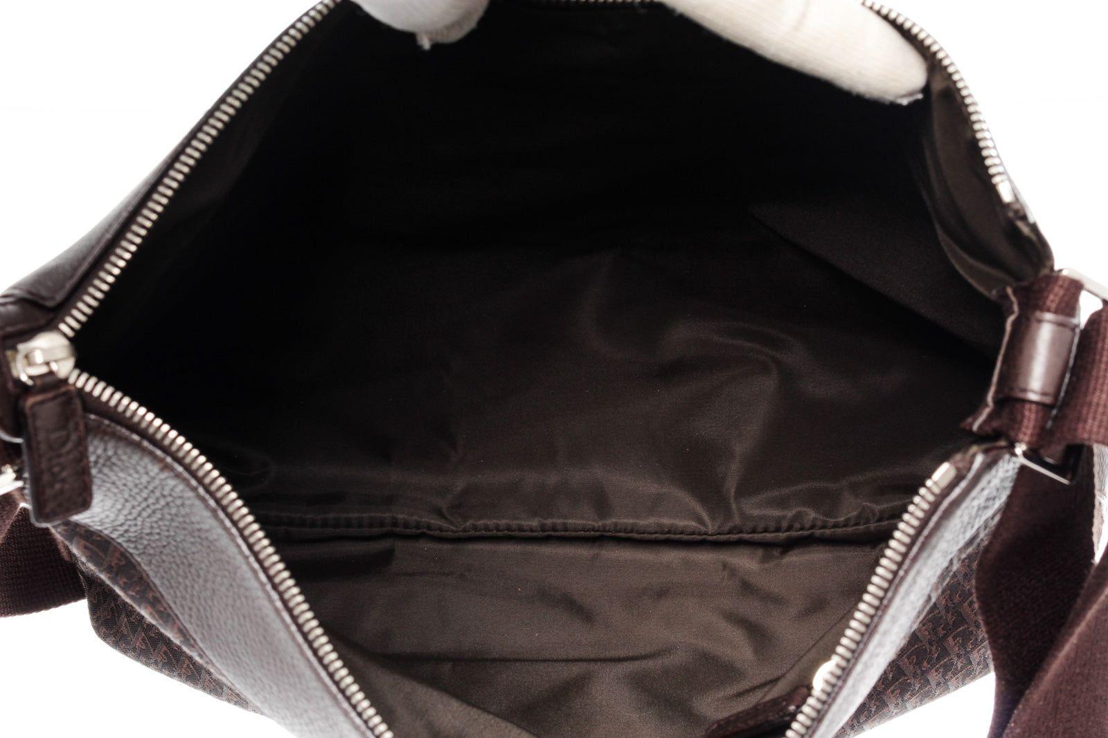 Christian Dior Braune Trotteur Große Crossbody-Tasche aus Leder mit Segeltuch, goldfarben im Angebot 2