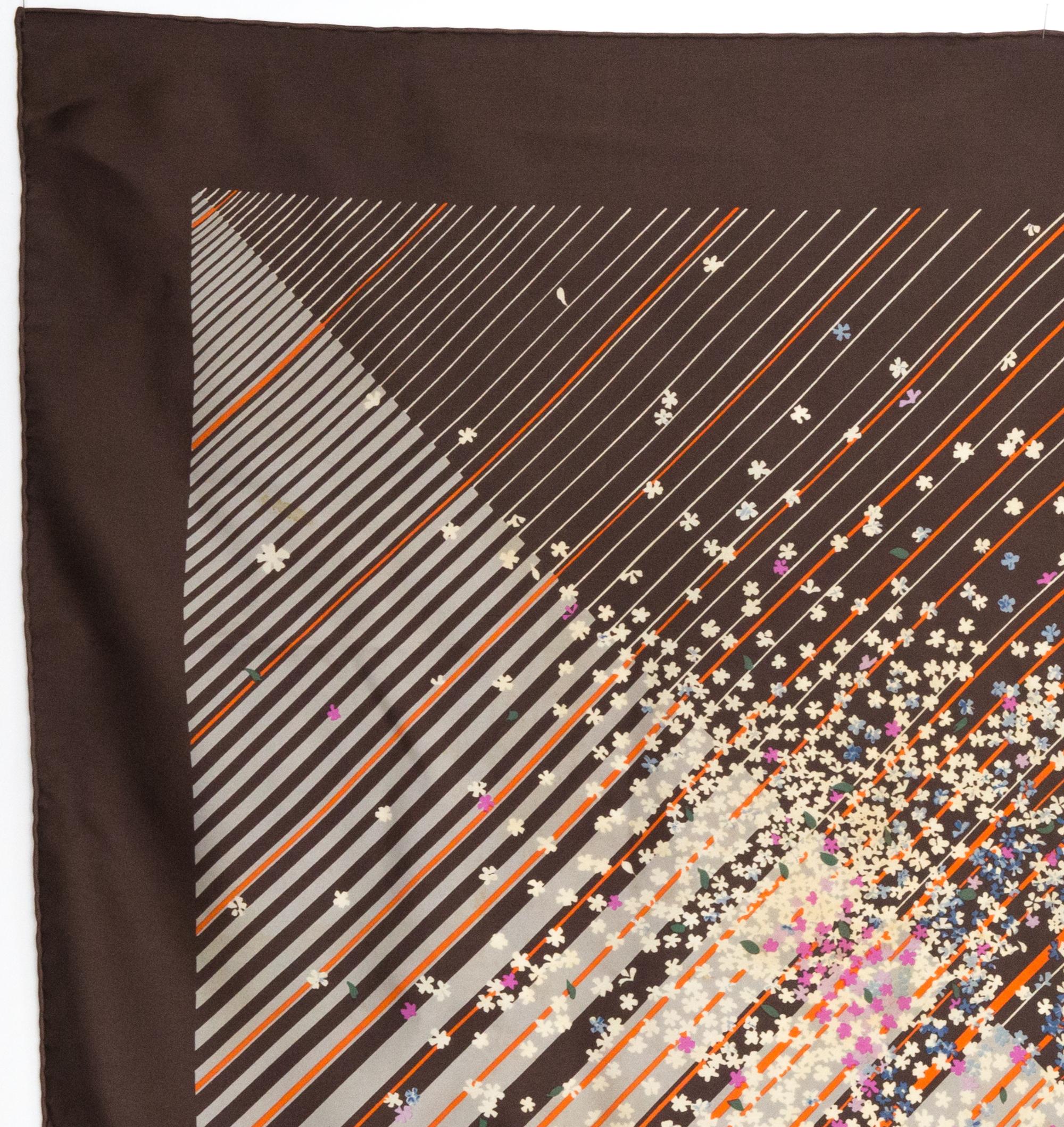 Marron Echarpe en soie Brown de Christian Dior en vente