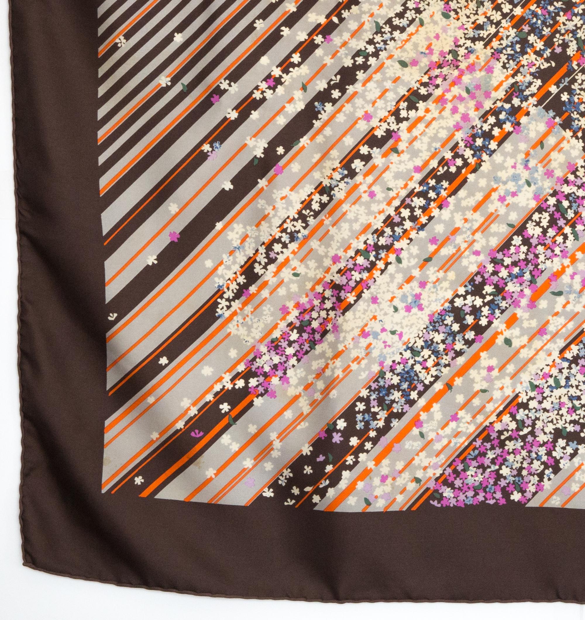 Echarpe en soie Brown de Christian Dior Unisexe en vente