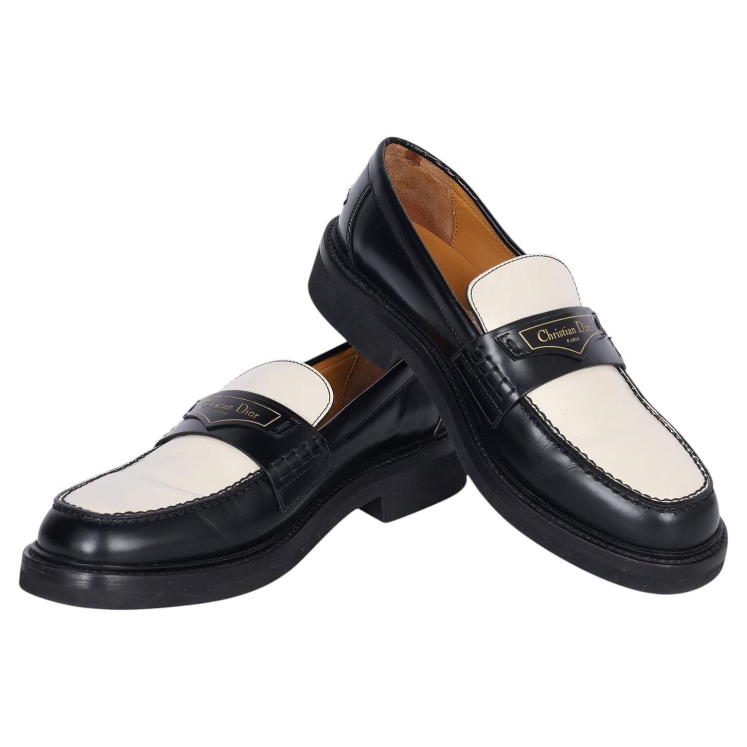 CHRISTIAN DIOR Junge Loafers aus gebürstetem Kalbsleder US Women's 8-8.5 oder US Men's 6.5-7