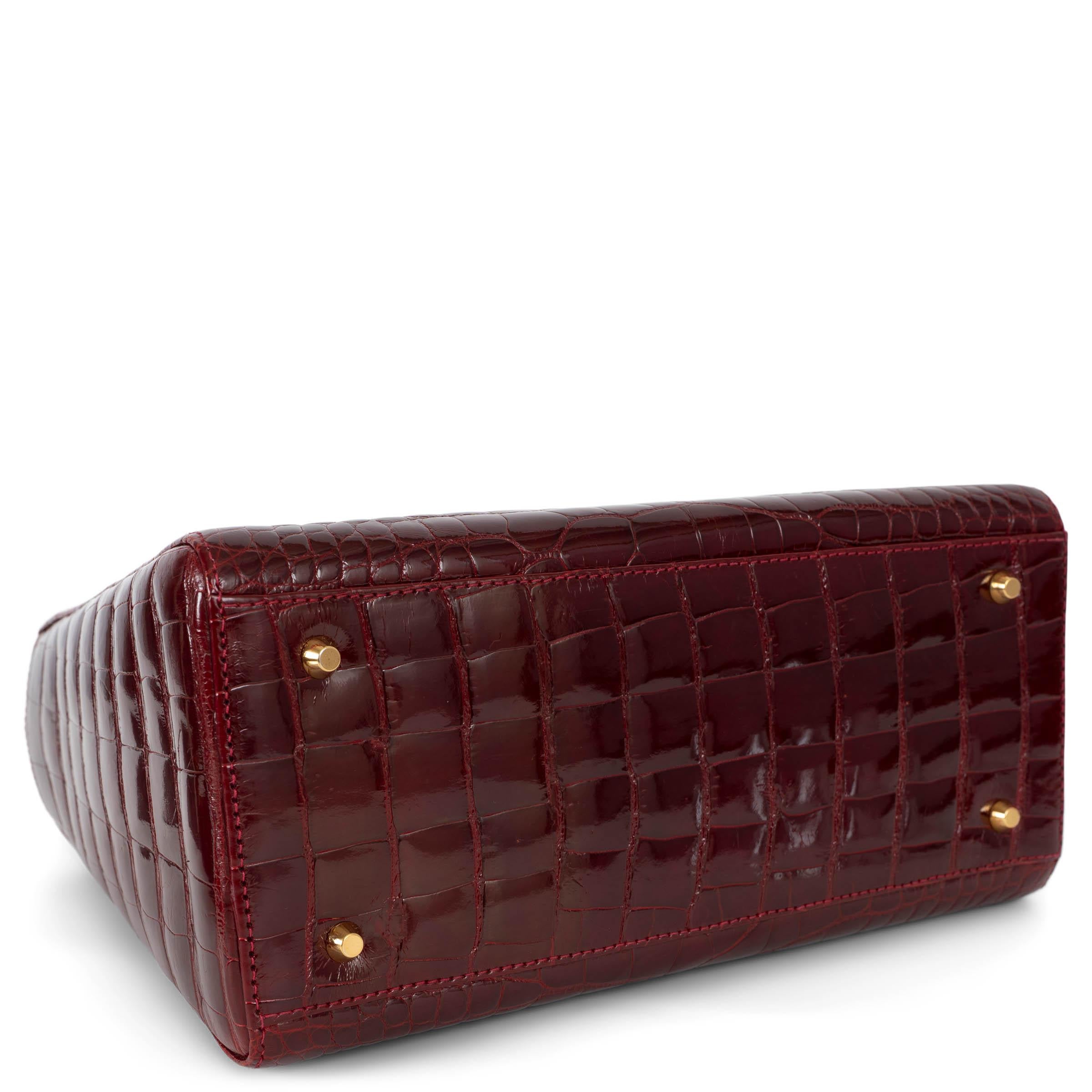 CHRISTIAN DIOR bordeaux CROCODILE LADY DIOR MEDIUM Fourre-tout Pour femmes en vente