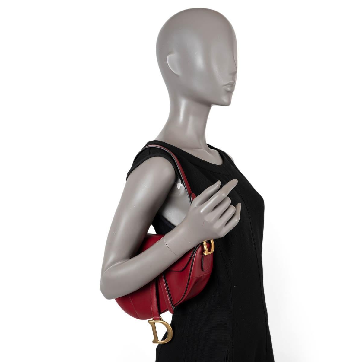 CHRISTIAN DIOR Sac à bandoulière SADDLE en cuir bordeaux 3