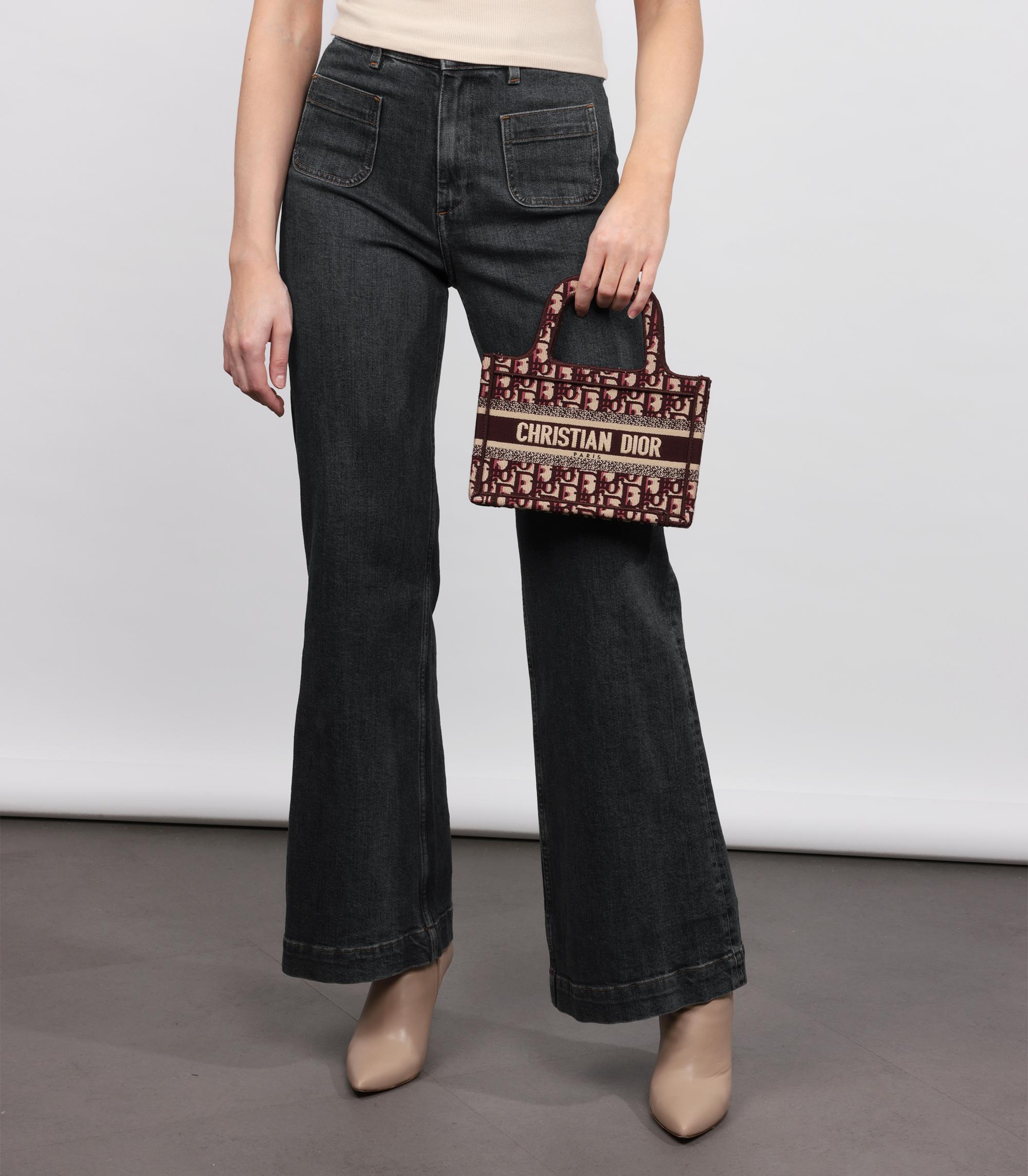 Christian Dior Burgundy Oblique Monogram Canvas Mini Book Tote

Product Details
Xupes Ref: CB1182
Brand: Christian Dior
Model: Mini Book Tote
Type: Tote
Serial Number: 50-MA0189
Age: 2019
Accompanied By: Dior Dust Bag, Box, Authenticity Card, Care