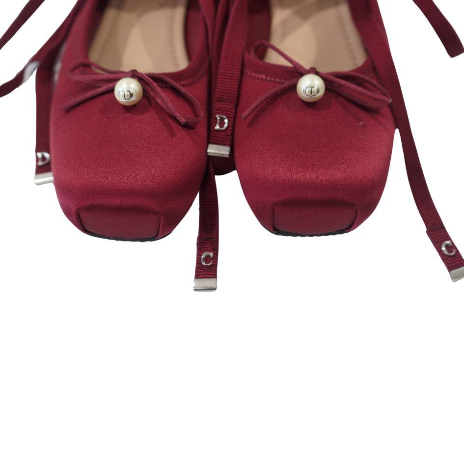 Christian Dior Burgundy Satin Ballet Flats 38.5 In Excellent Condition For Sale In Beverly Hills, CA