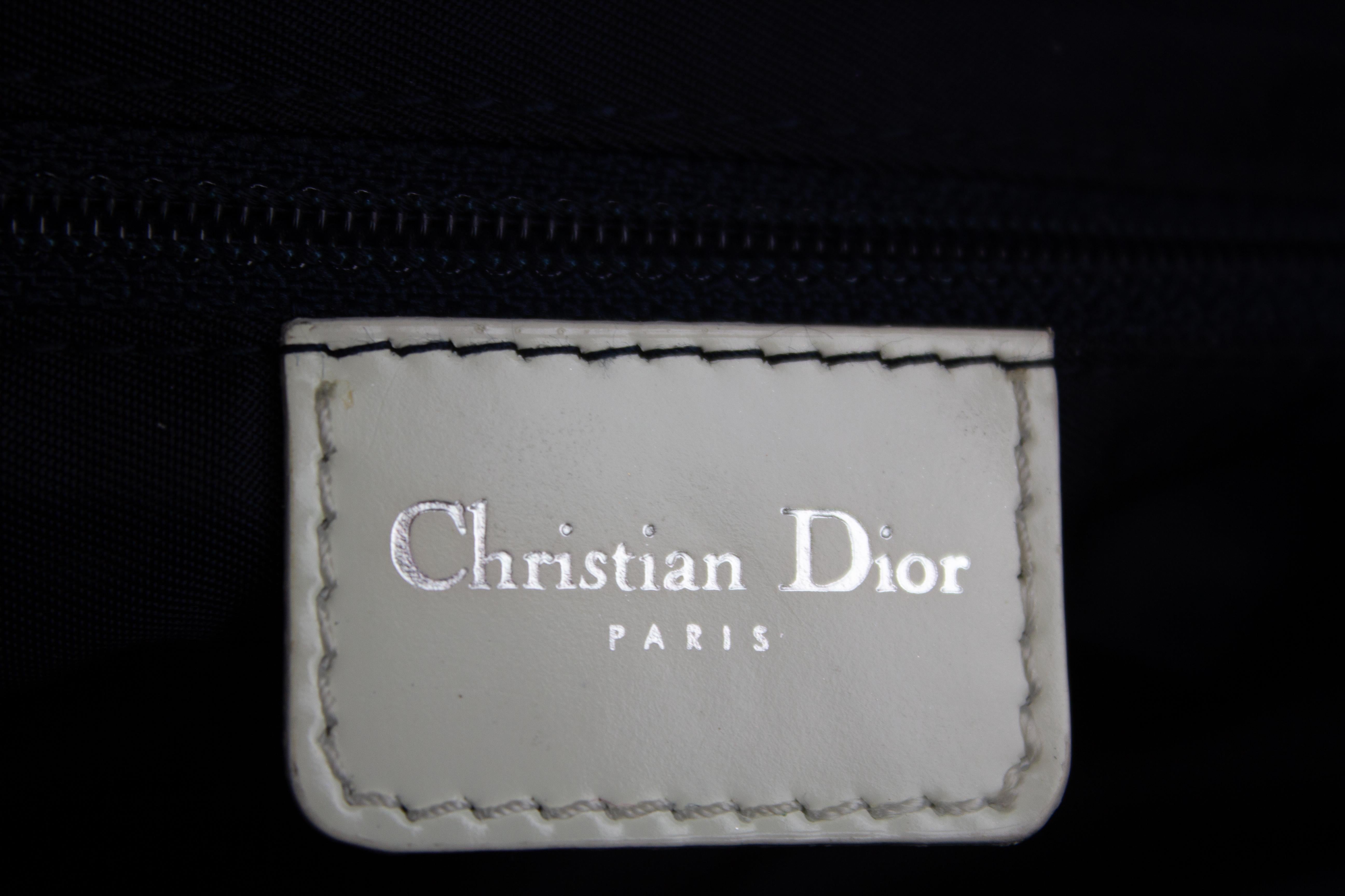 Christian Dior - Sac à main brodé de papillons et de Swarovski Bon état - En vente à Norwich, GB