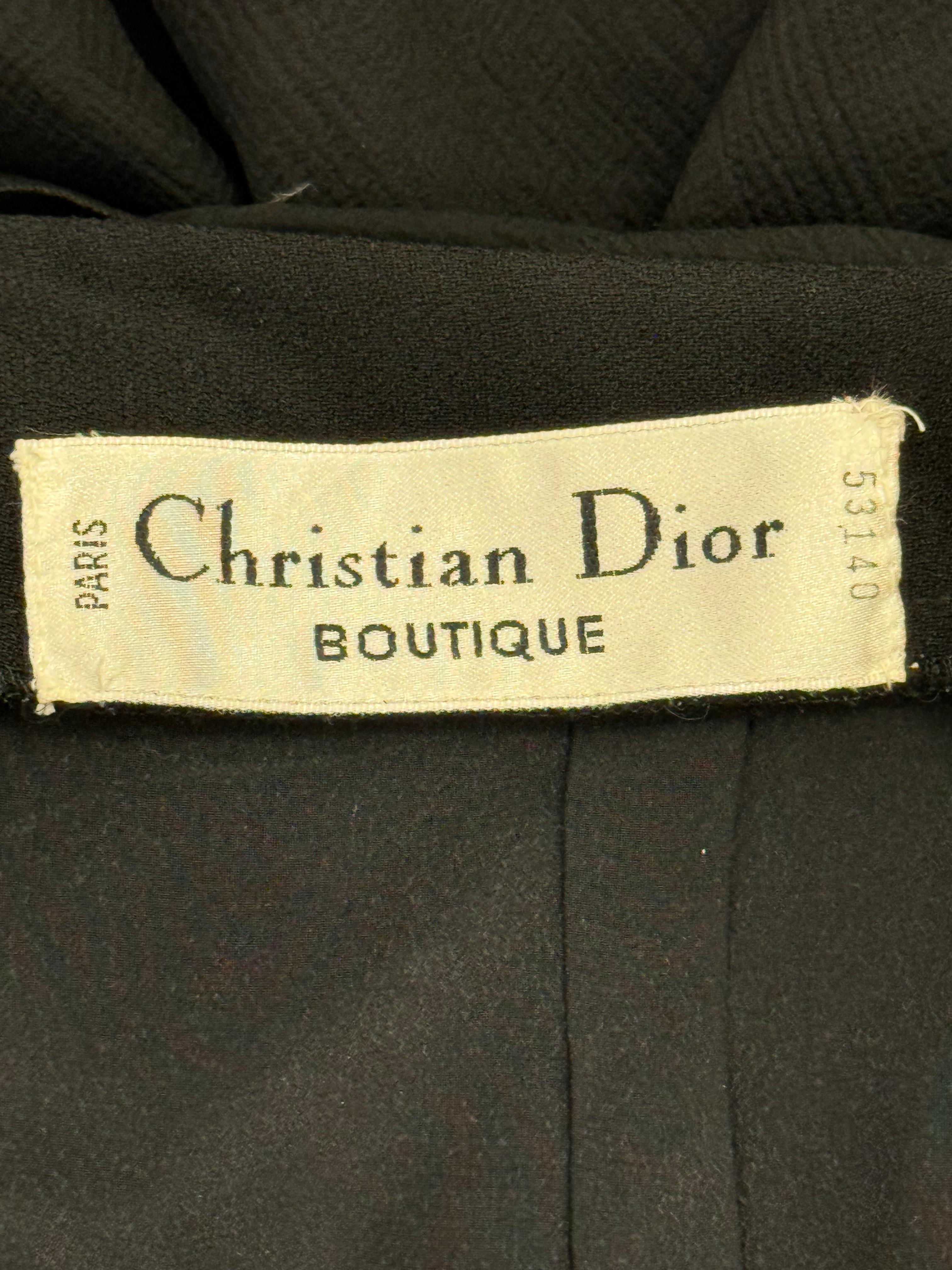 Christian Dior by Gianfranco Ferré robe du soir en soie noire et blanche époque 1990, bretelles à revers en satin ivoire, jupe en mousseline de soie froncée à la taille, ourlet à volants, fronces dans le dos, corsage en crêpe de soie, jupon