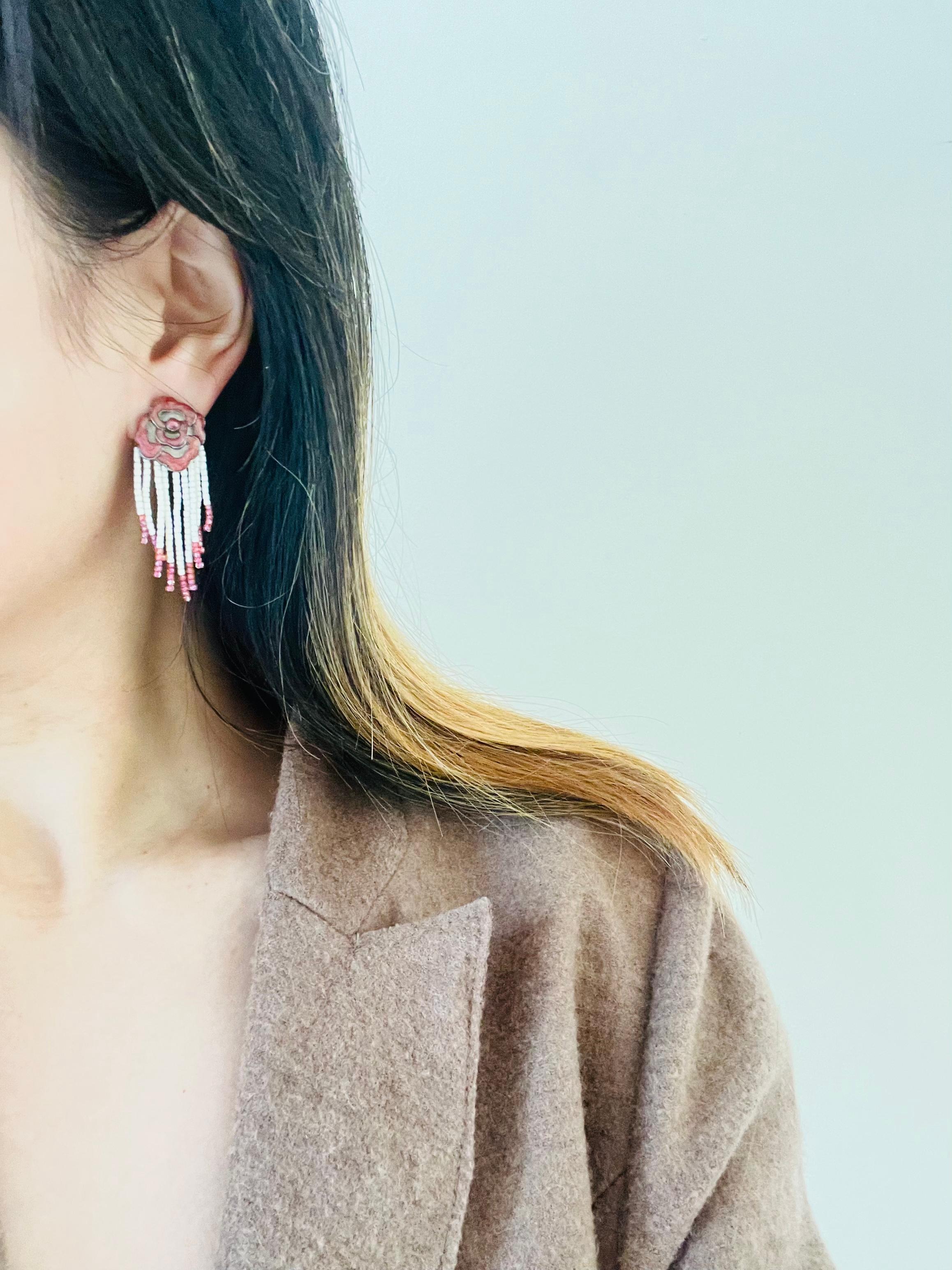 CHRISTIAN DIOR by John Galliano 1997 Burgundy Rose Micro Beads Tassel Earrings in vendita 4