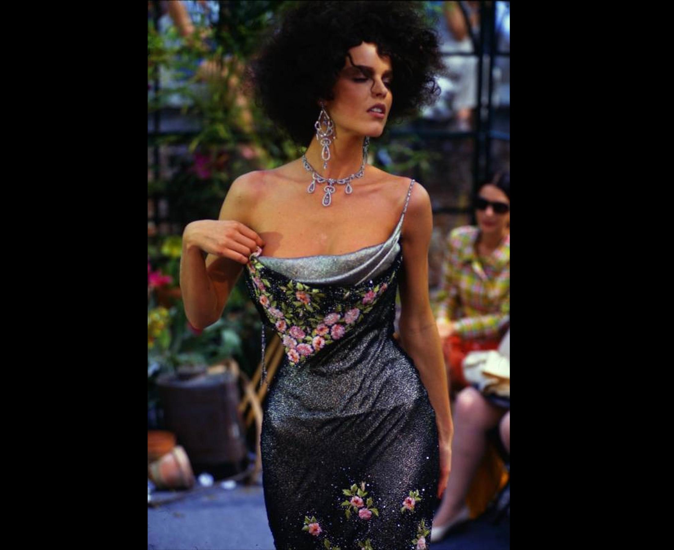 Art nouveau CHRISTIAN DIOR for John Galliano for Christian Dior 1997 Fall Sparkling Crystals Leaf Bib Necklace (Collier à plastron en forme de feuille avec cristaux étincelants) en vente