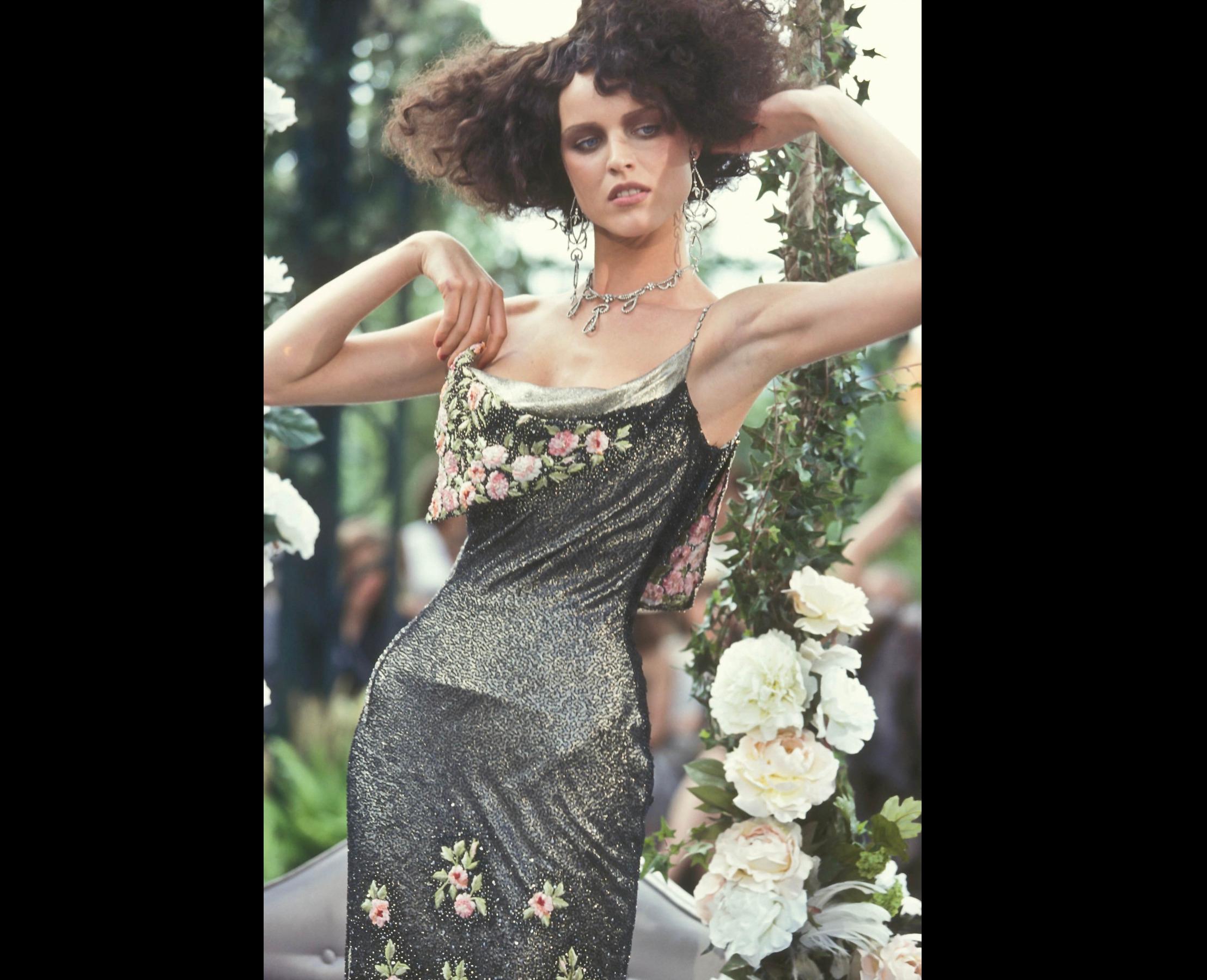 CHRISTIAN DIOR for John Galliano for Christian Dior 1997 Fall Sparkling Crystals Leaf Bib Necklace (Collier à plastron en forme de feuille avec cristaux étincelants) Excellent état - En vente à Wokingham, England