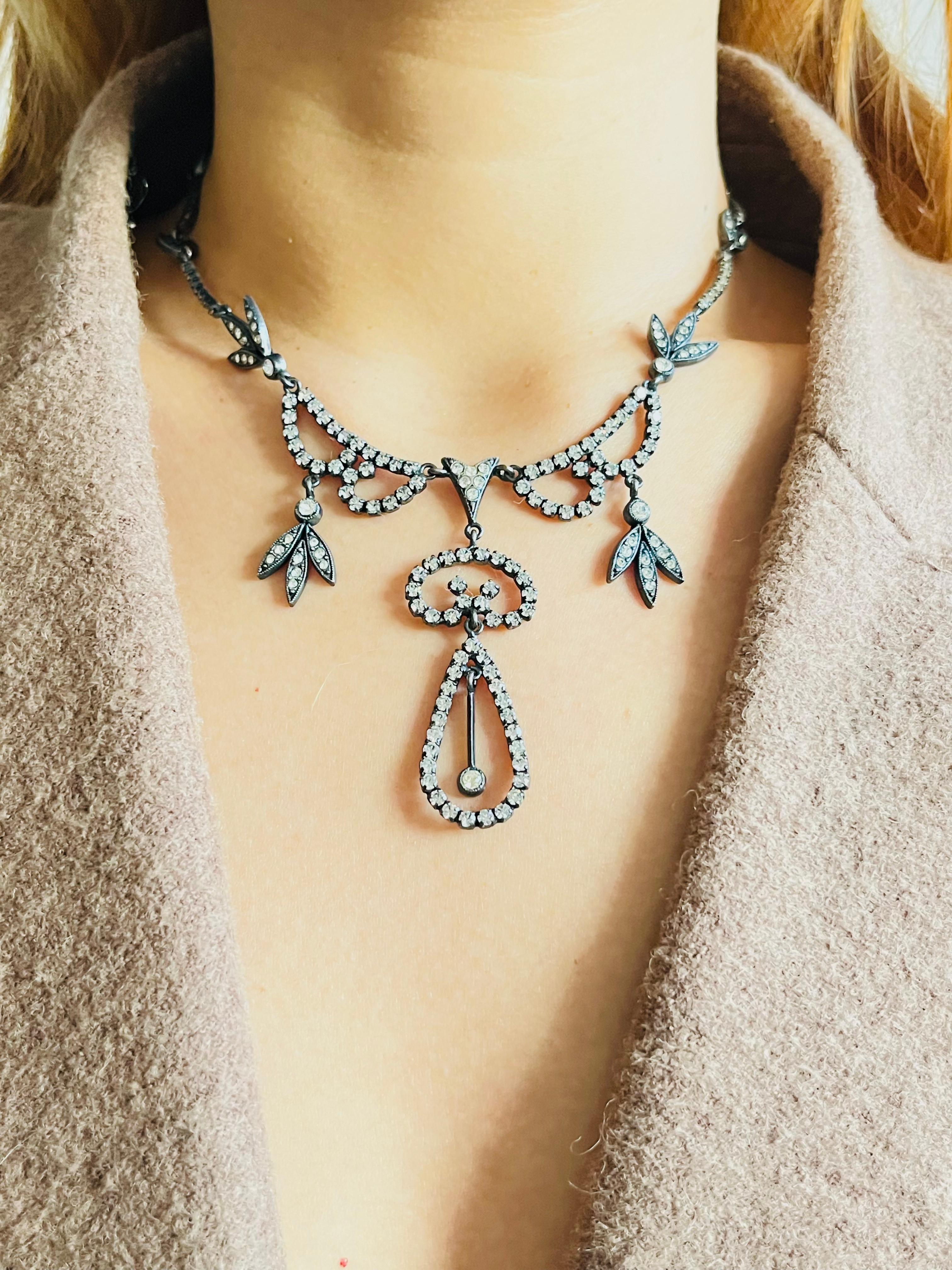 CHRISTIAN DIOR for John Galliano for Christian Dior 1997 Fall Sparkling Crystals Leaf Bib Necklace (Collier à plastron en forme de feuille avec cristaux étincelants) en vente 3