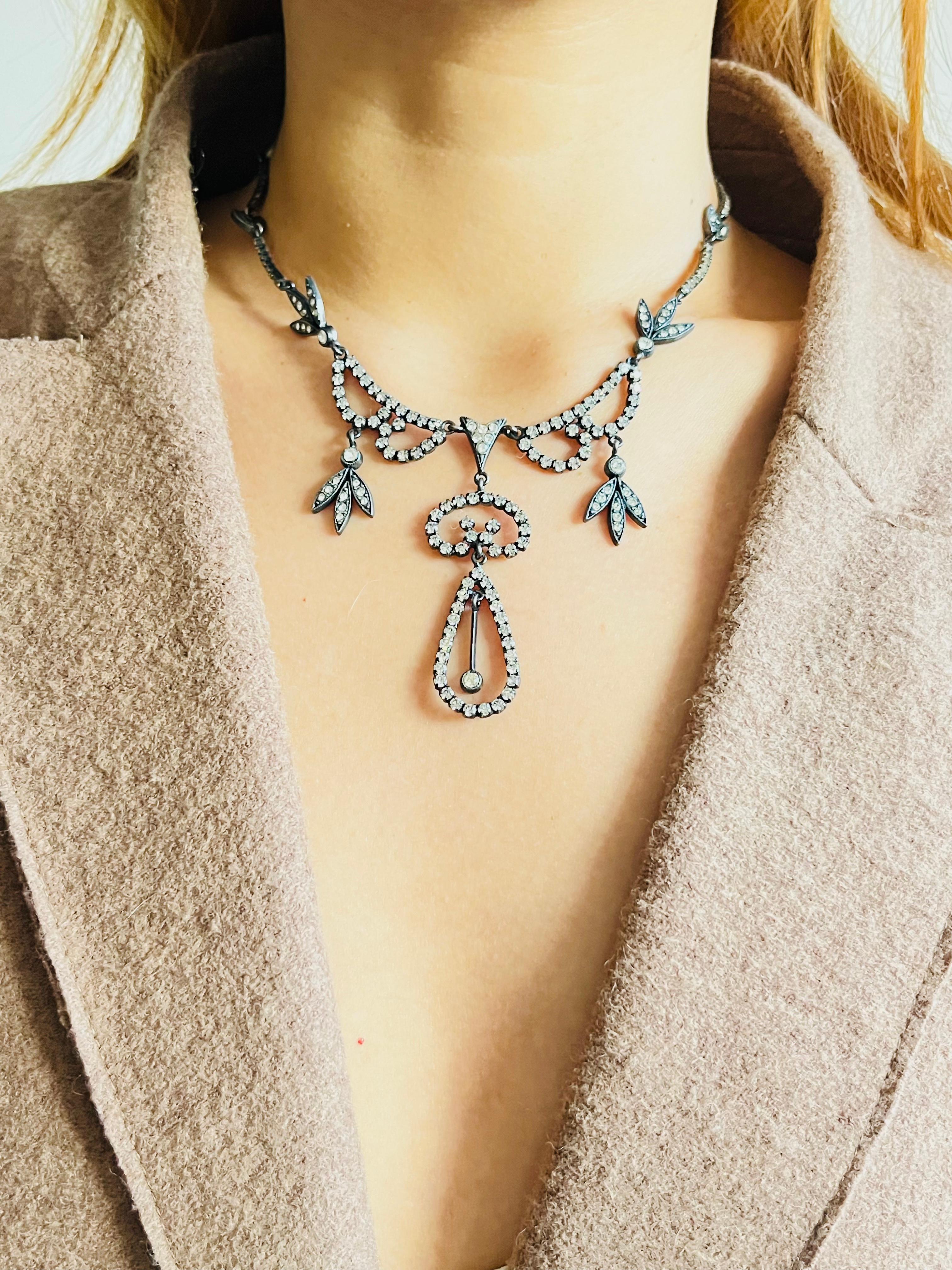 CHRISTIAN DIOR for John Galliano for Christian Dior 1997 Fall Sparkling Crystals Leaf Bib Necklace (Collier à plastron en forme de feuille avec cristaux étincelants) en vente 4