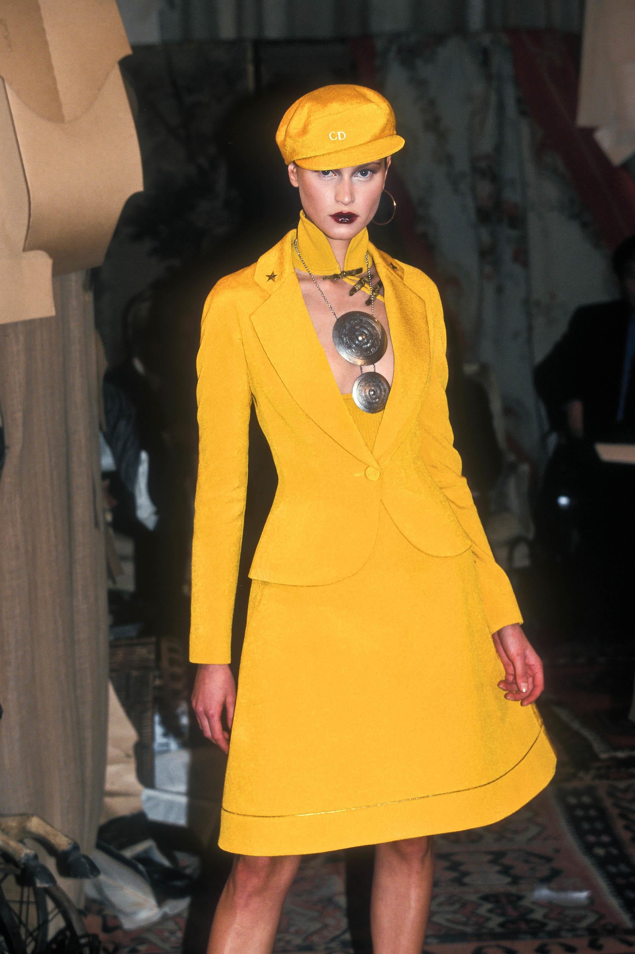 CHRISTIAN DIOR by John Galliano 1999 Aztec Exotic Double Badge Halskette Brosche im Angebot 1