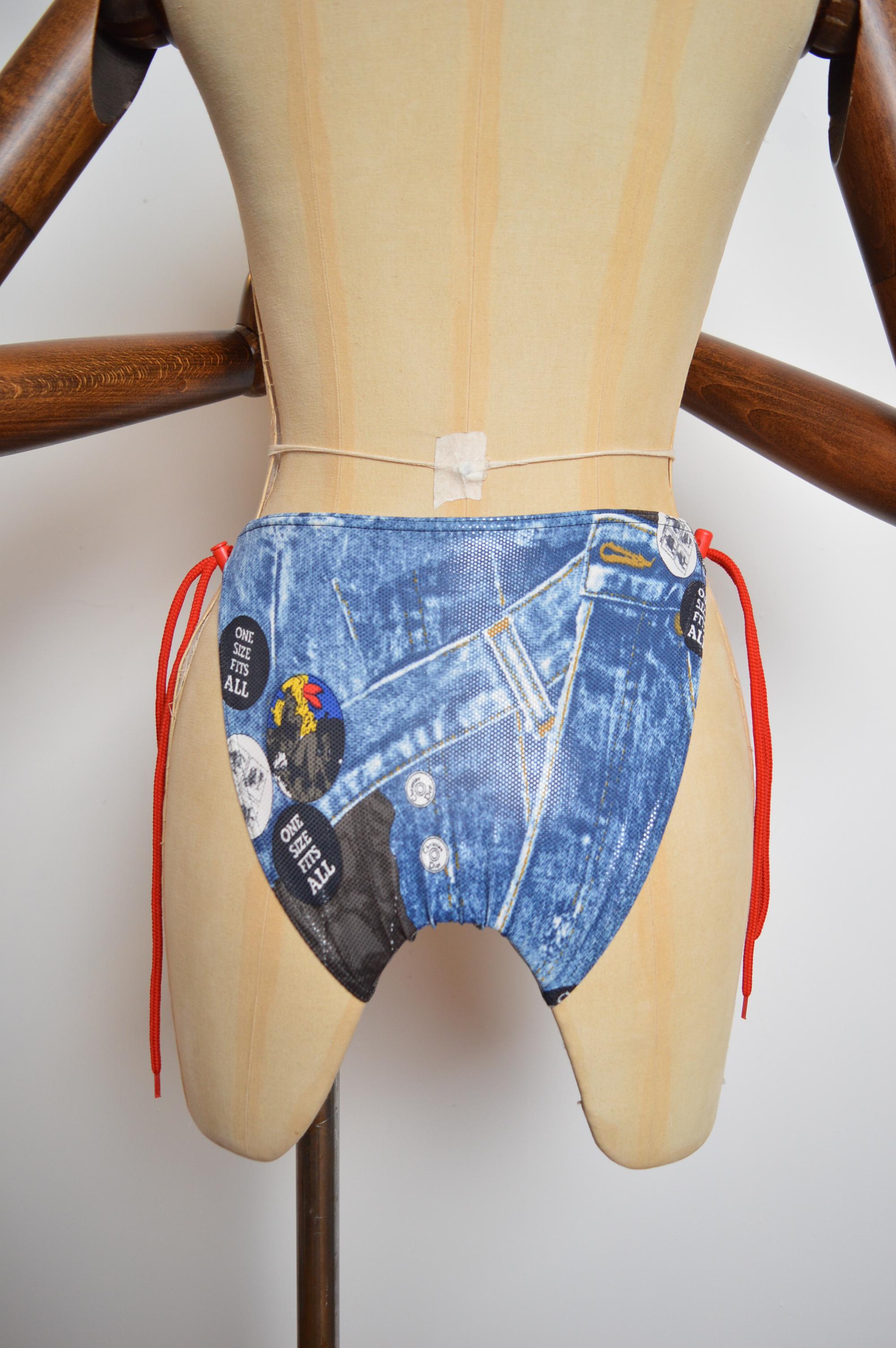 Christian Dior by John Galliano 2001 Denim-Bodyhose mit hoher Taille und Denim-Druck im Angebot 6