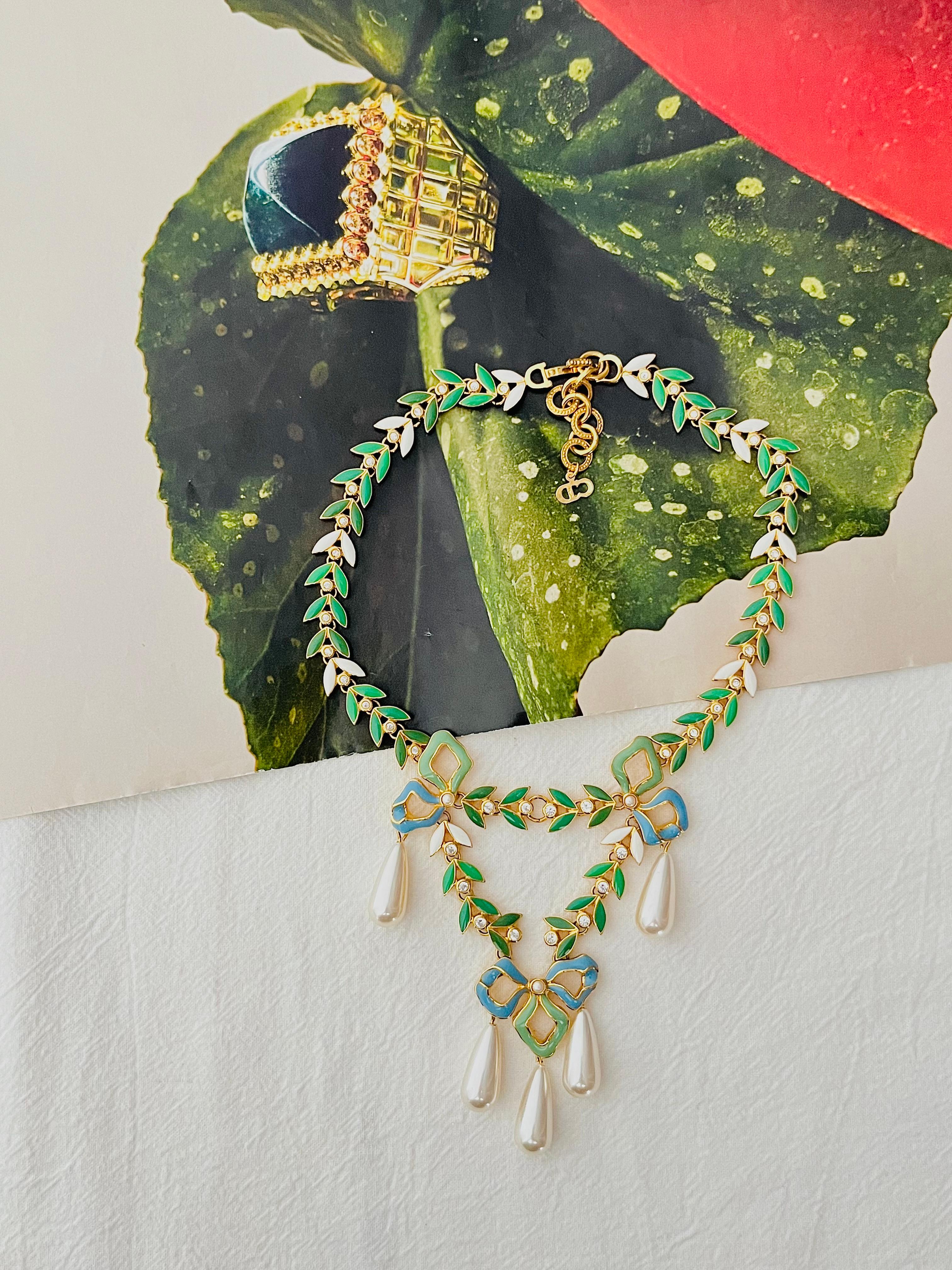 da uomo o donna CHRISTIAN DIOR by John Galliano for Christian Dior 2001 Collana con nodo a nastro verde e ghirlande di perle in vendita