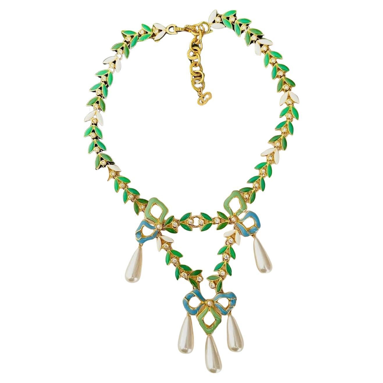 CHRISTIAN DIOR by John Galliano for Christian Dior 2001 Collana con nodo a nastro verde e ghirlande di perle