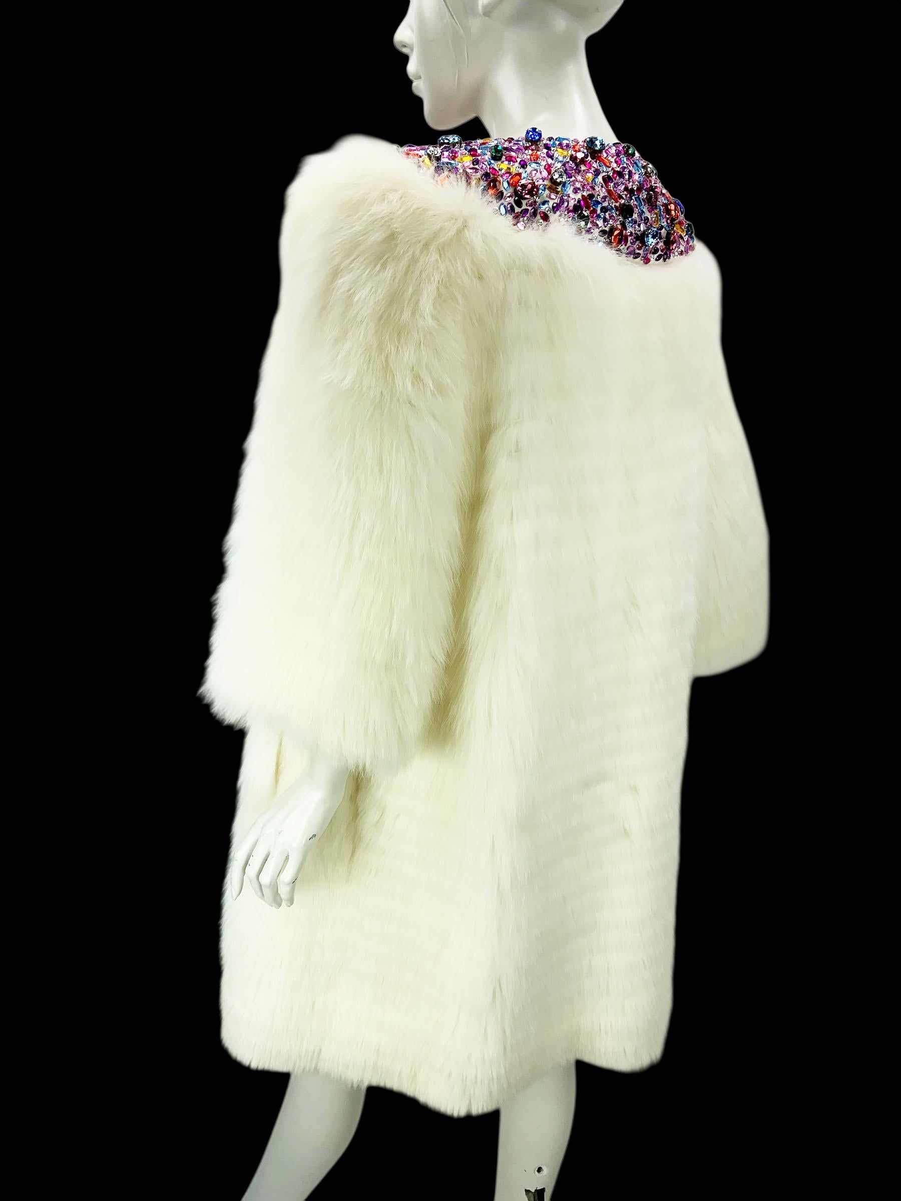 Christian Dior by John Galliano 2001 Cappotto in pelliccia di volpe bianca con colletto Jewell US 8 in vendita 2