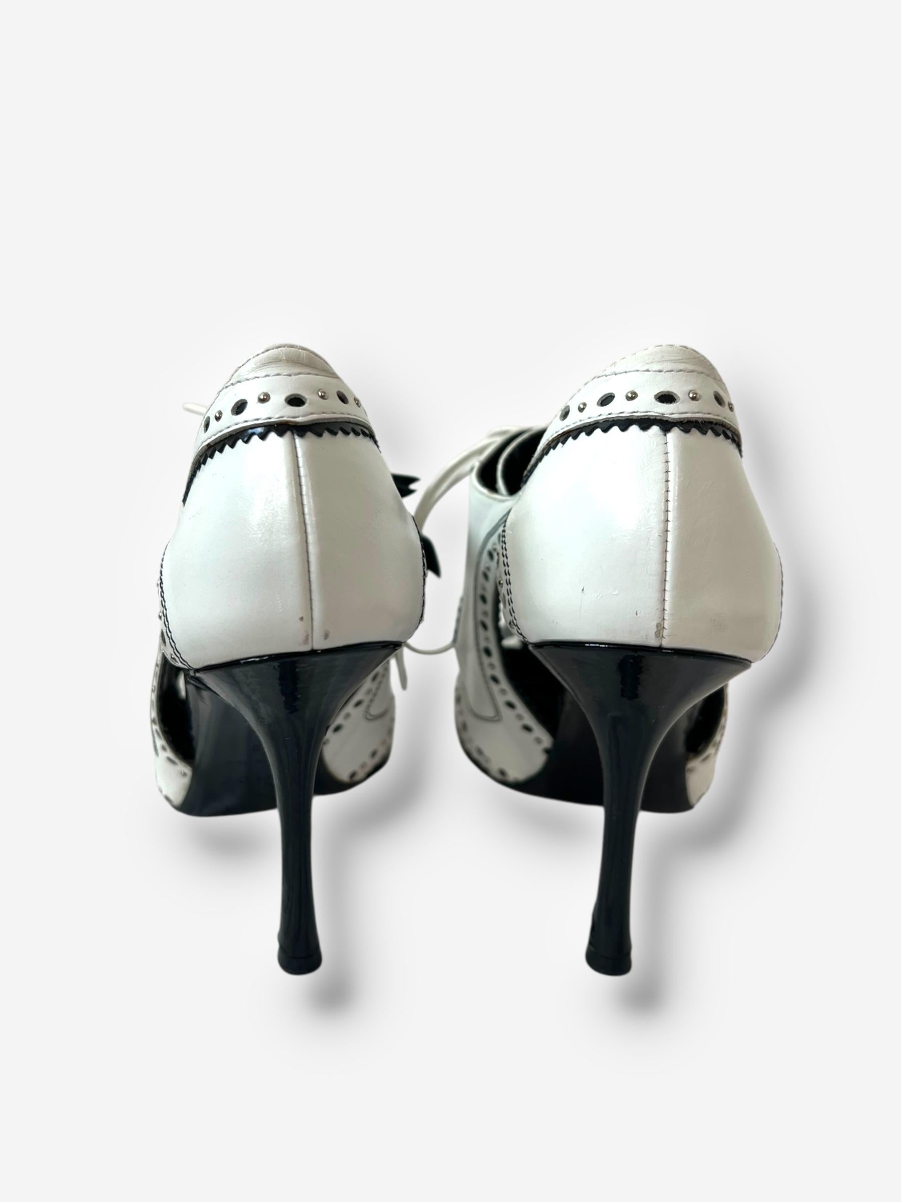Christian Dior for John Galliano 2004 Spectator Pumps aus Lackleder (Grau) im Angebot