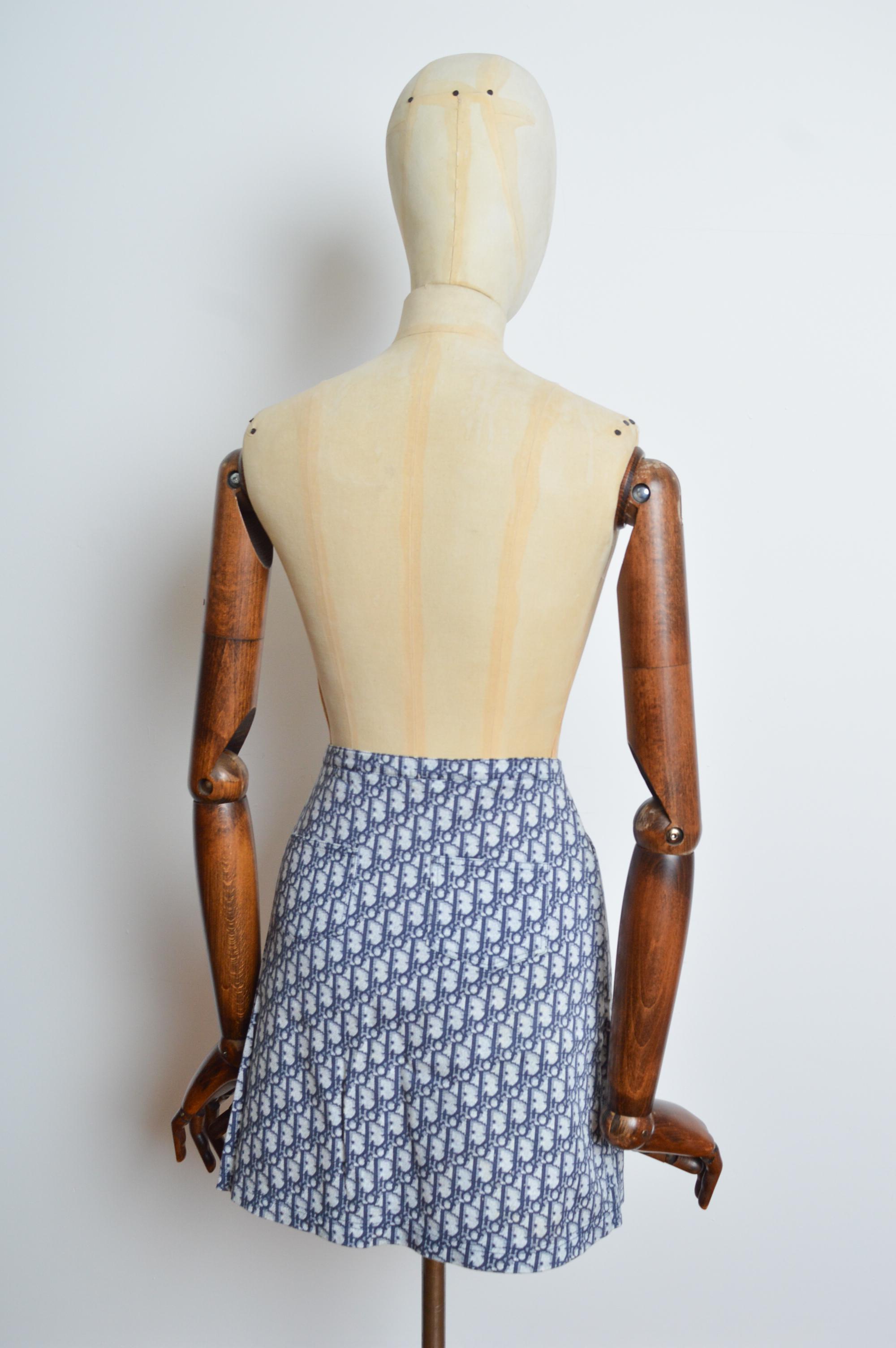 Christian Dior by John GALLIANO 2005 Blue Trotter print Wrap around Mini Skirt For Sale 5