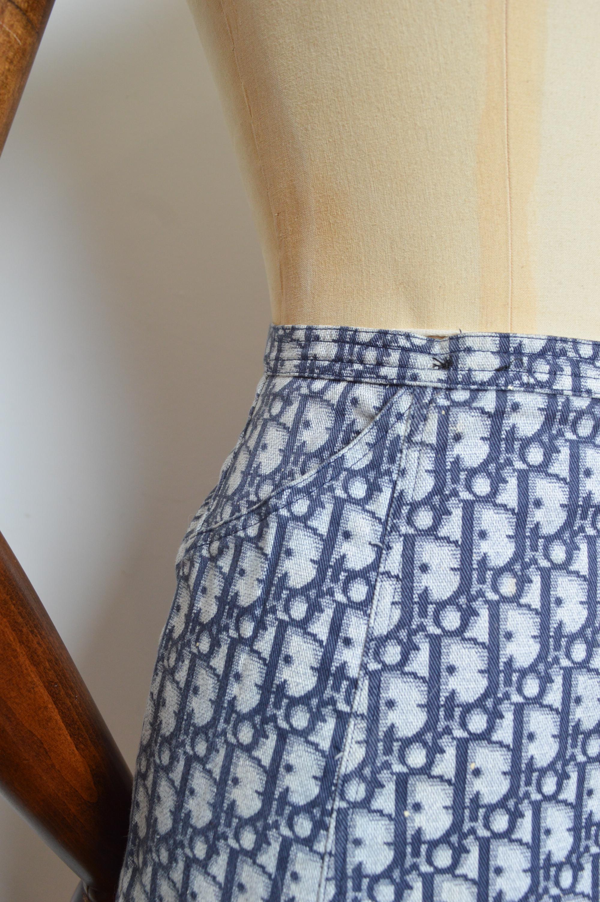 Christian Dior by John GALLIANO 2005 Blue Trotter print Wrap around Mini Skirt For Sale 3