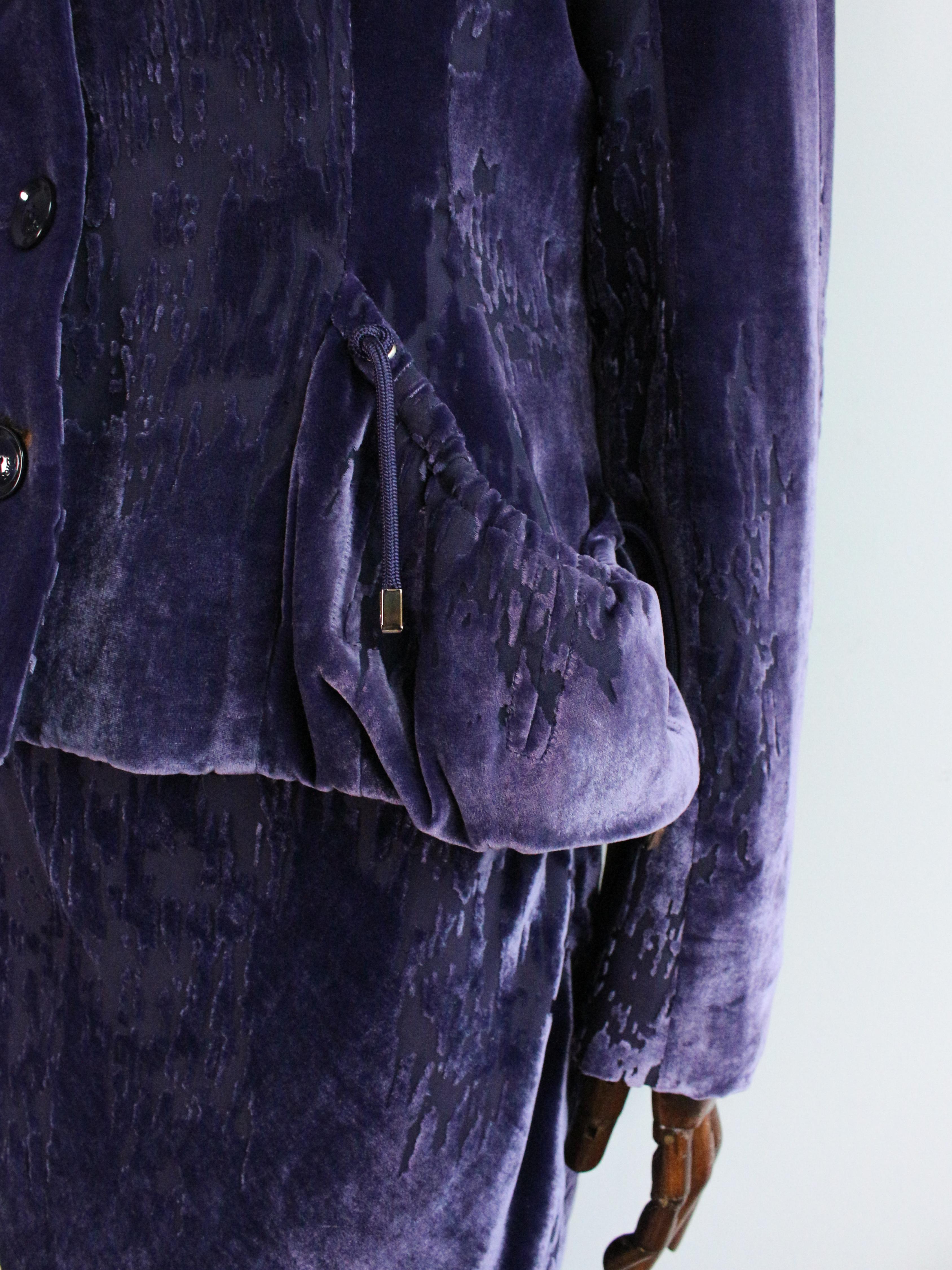 Christian Galliano for Christian Dior A/W05 abito e giacca in velluto viola Devoré in vendita 7