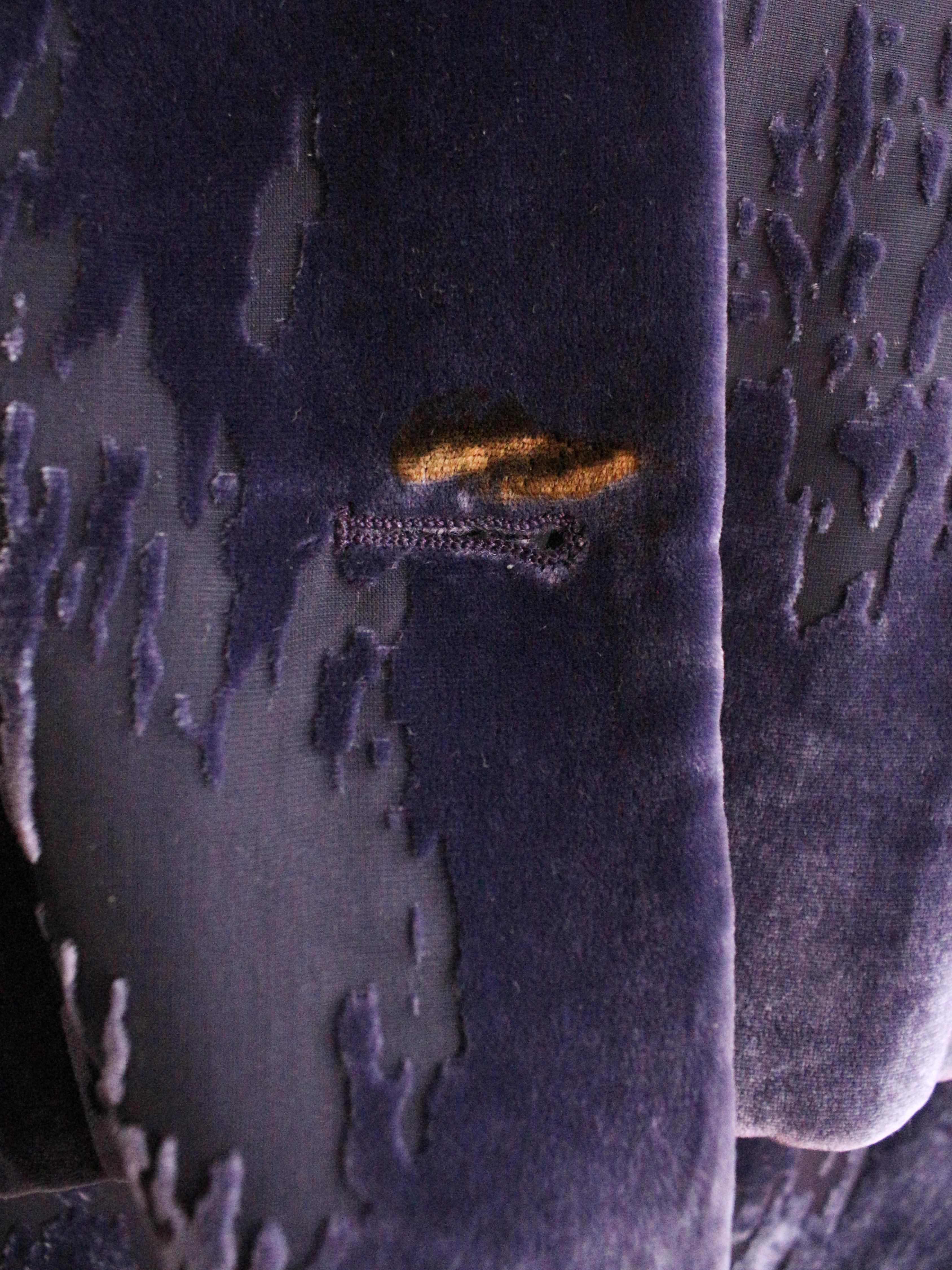 Christian Galliano for Christian Dior A/W05 abito e giacca in velluto viola Devoré in vendita 9