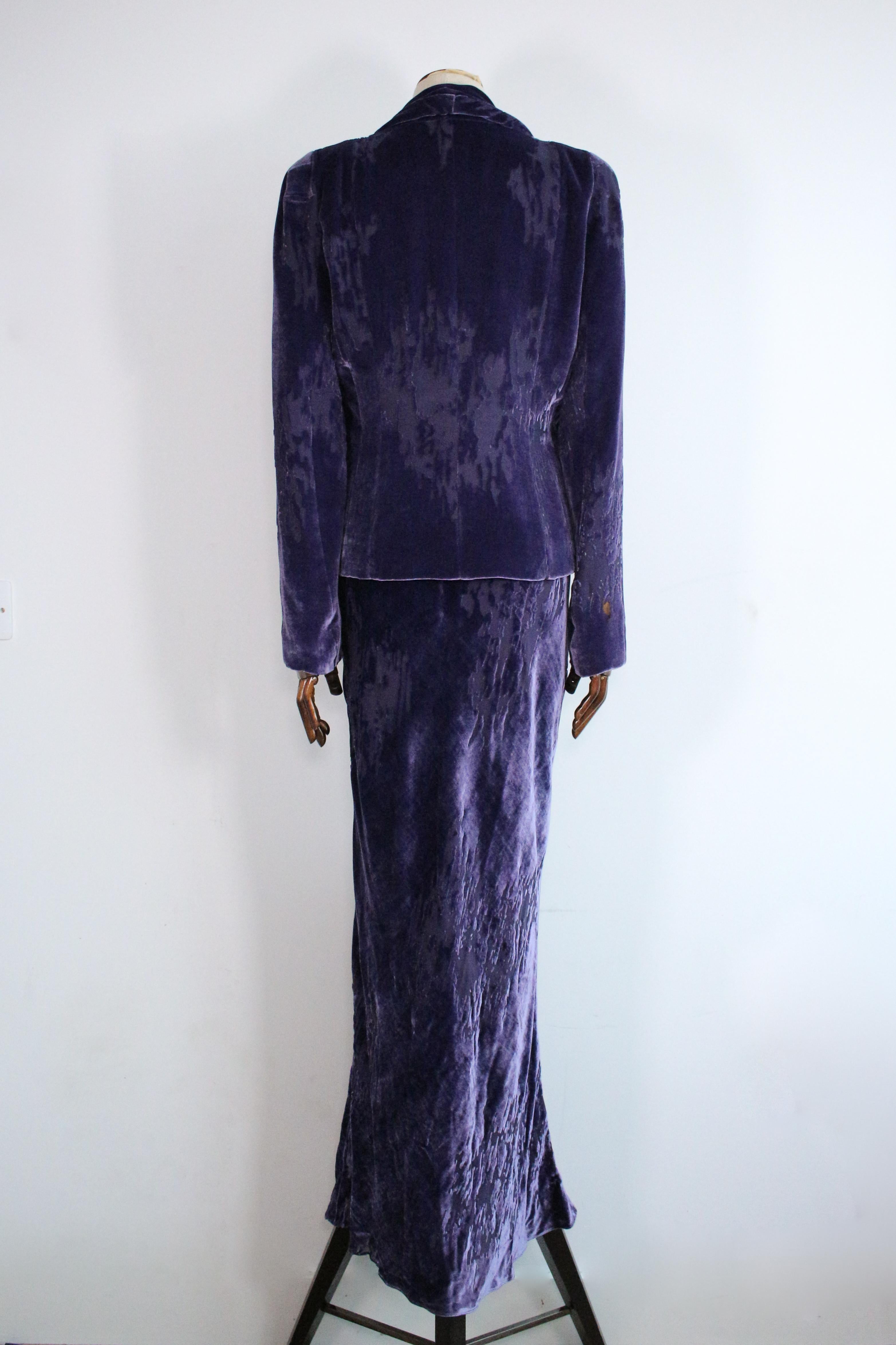 Christian Galliano for Christian Dior A/W05 abito e giacca in velluto viola Devoré in vendita 10