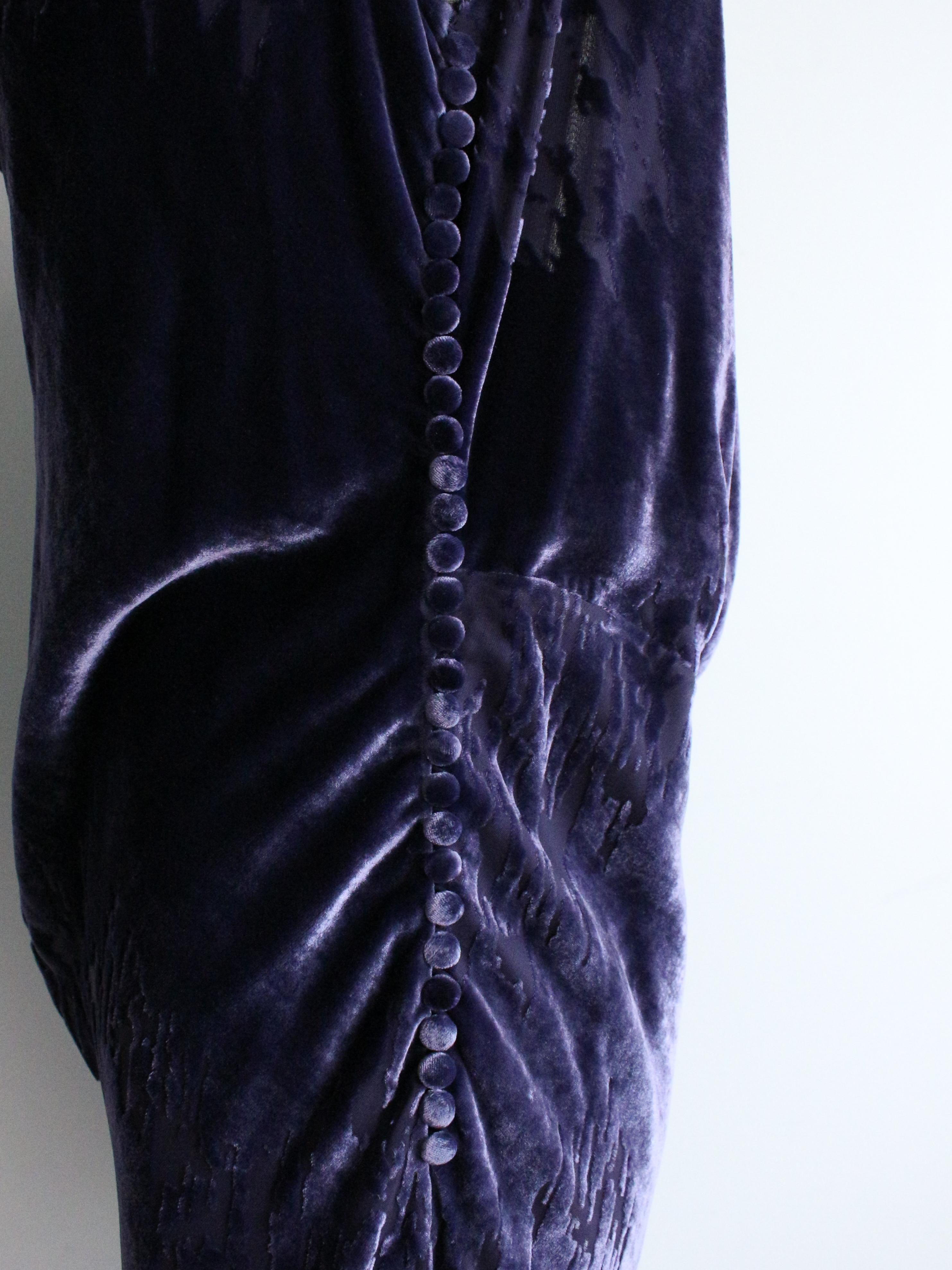 Christian Galliano for Christian Dior A/W05 abito e giacca in velluto viola Devoré in vendita 3