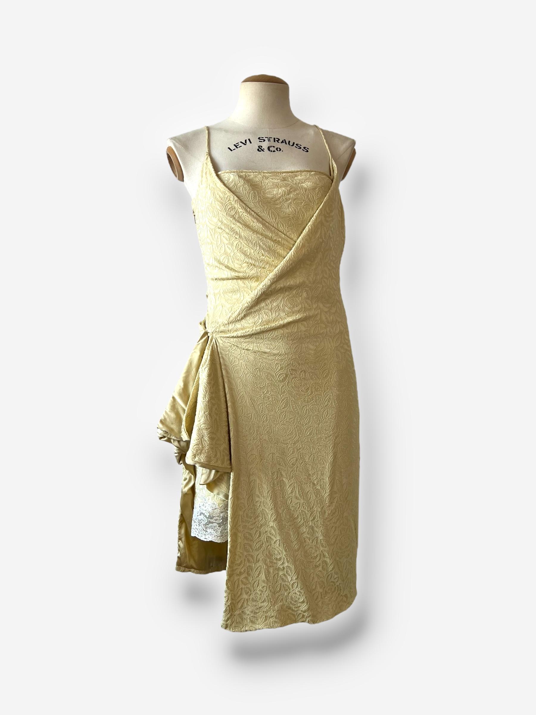 Christian Dior for Christian Dior, Autumn/Winter 1998, Abito in broccato di seta Rose In condizioni buone in vendita a CAPELLE AAN DEN IJSSEL, ZH