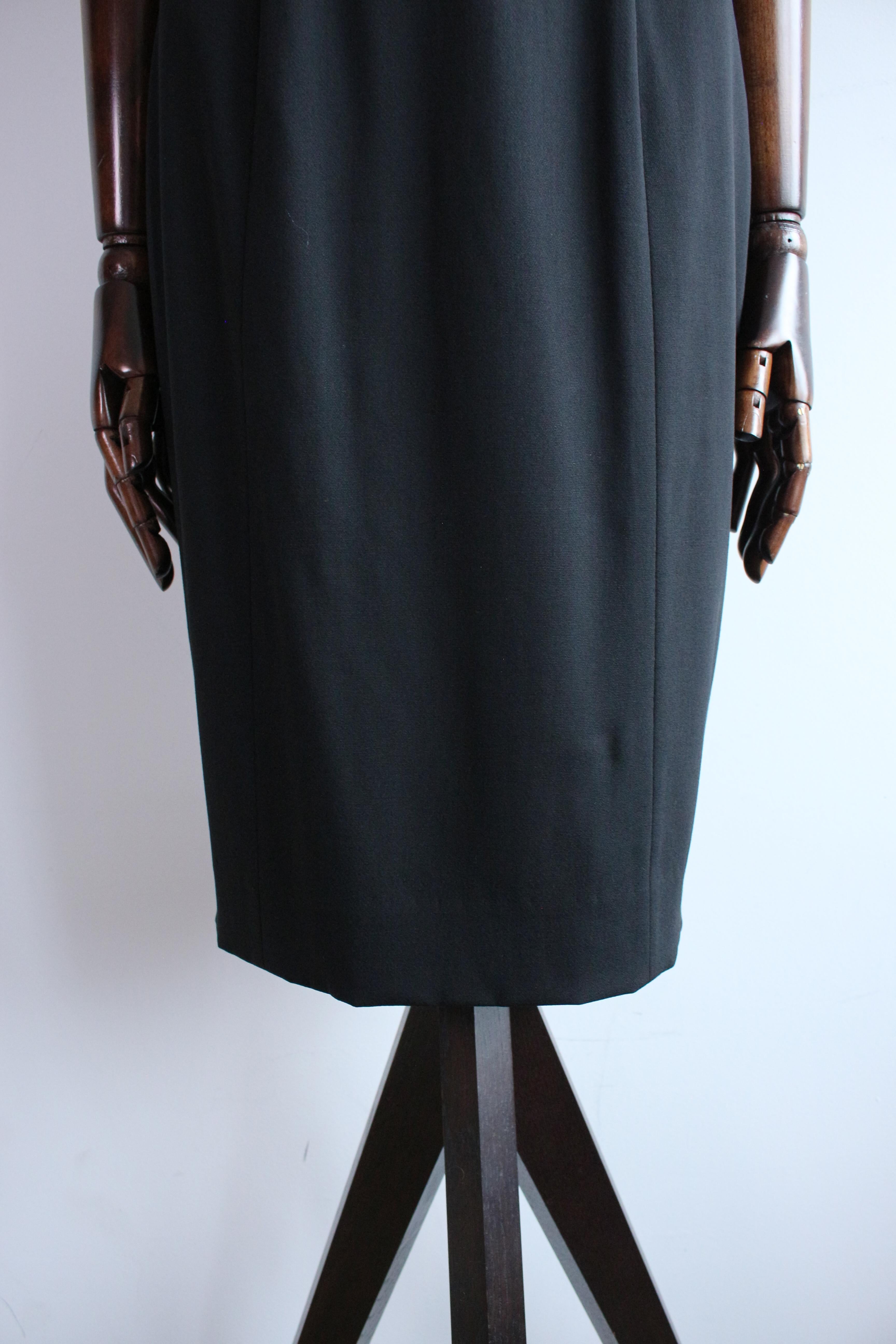 Christian Dior by John Galliano Otoño/Invierno 2002 Vestido tubo con cordones de lana negra en venta 7